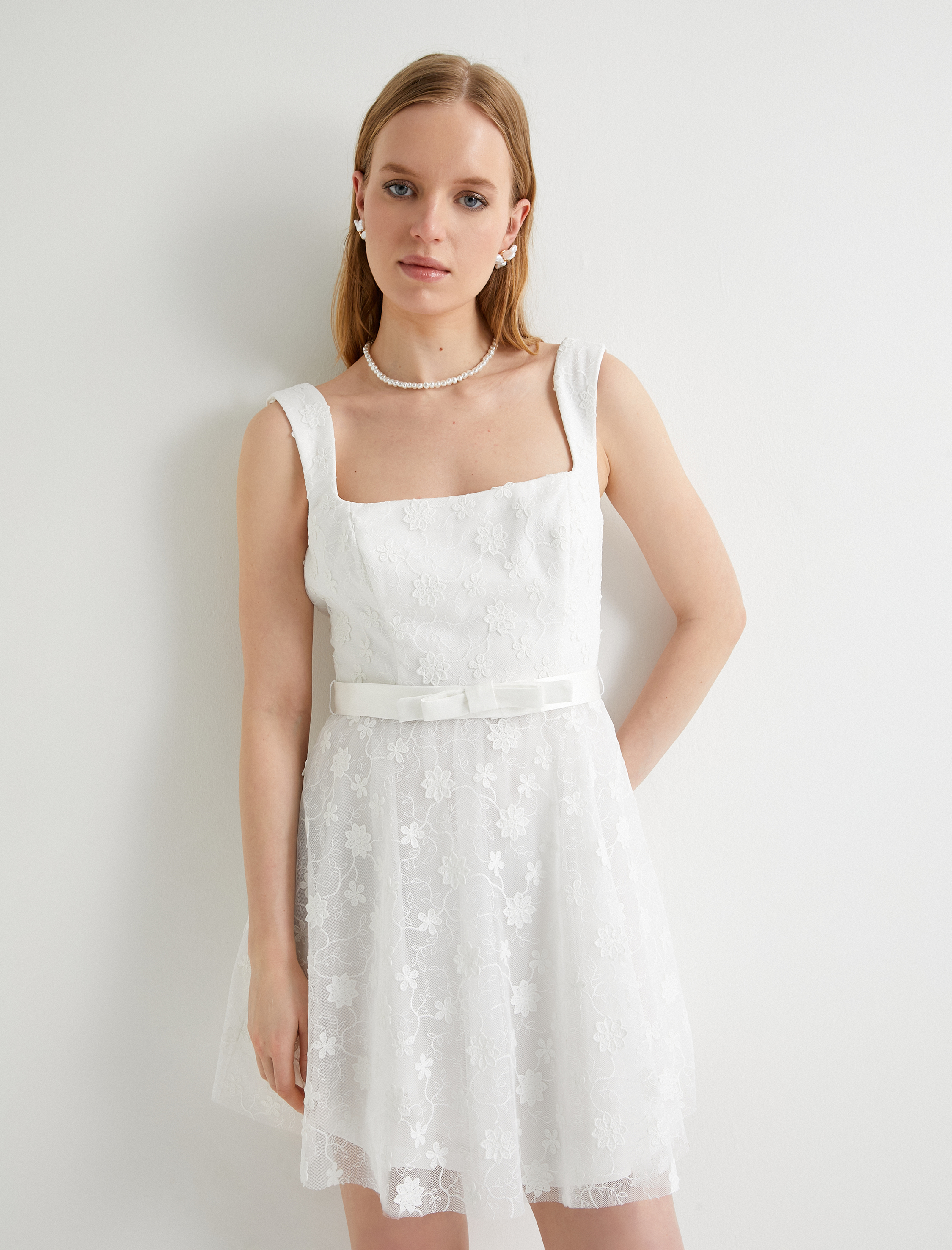 Mini Nikah Elbisesi Bridal Dantelli Kabarık Etek Sırt Dekolteli Fiyonk Detaylı