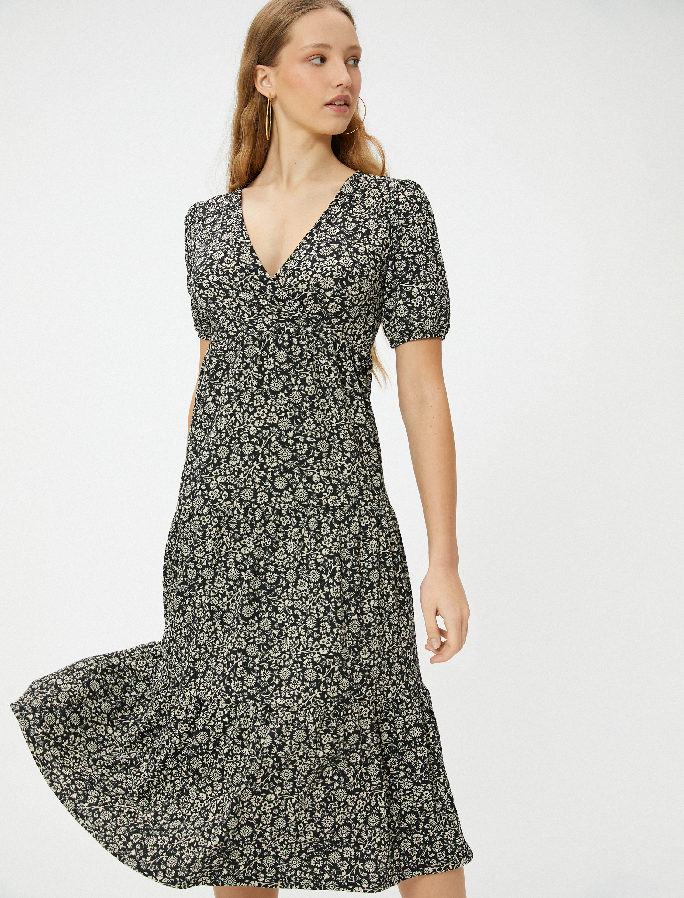   Çiçekli Elbise Midi Boy Kruvaze V Yaka Kısa Balon Kollu Rahat Kalıp Bürümcük