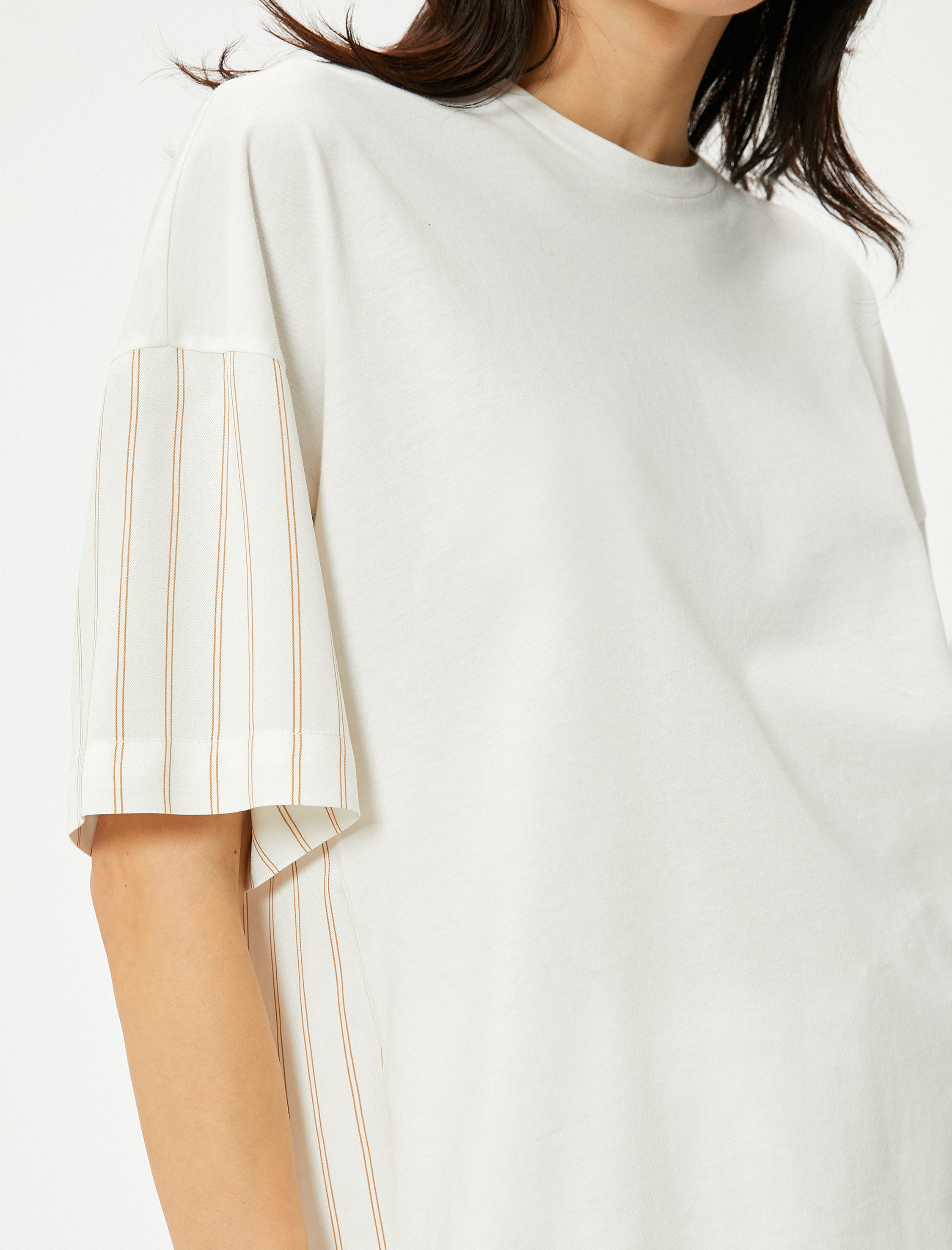   Oversize Tişört Pamuklu Kısa Kollu Bisiklet Yaka Sırt Detaylı