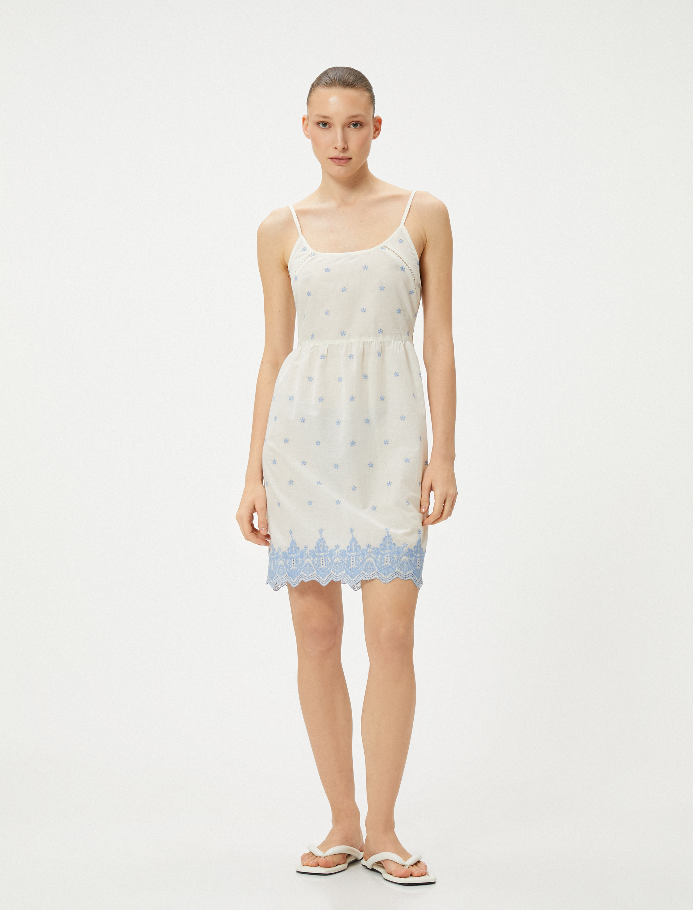   Mini Gecelik Askılı Nakışlı U Yaka Beli Büzgülü Pamuklu