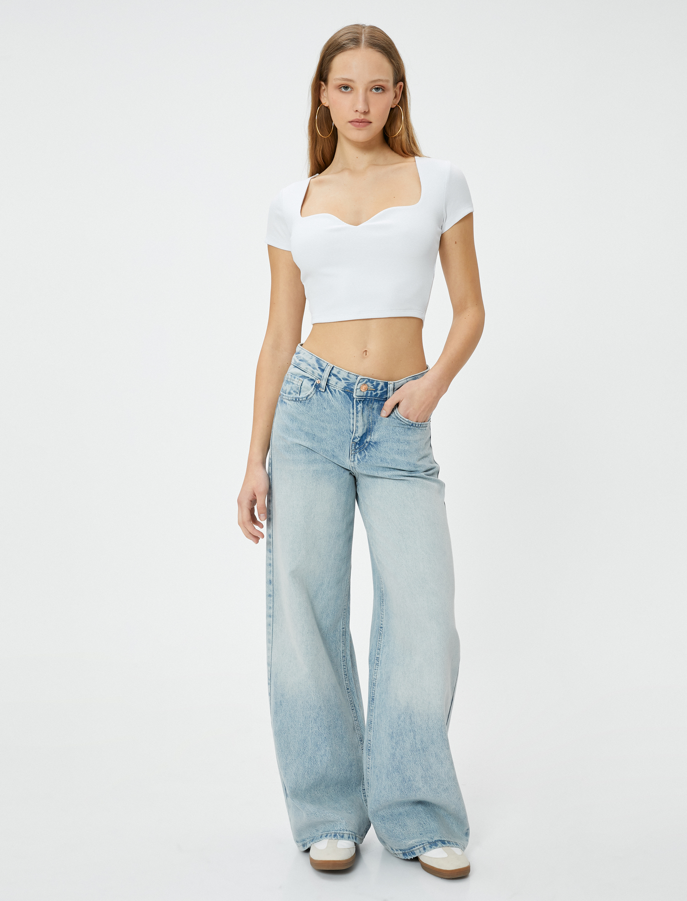   Kalp Yaka Crop Tişört Ribanalı Kısa Kollu Slim Fit