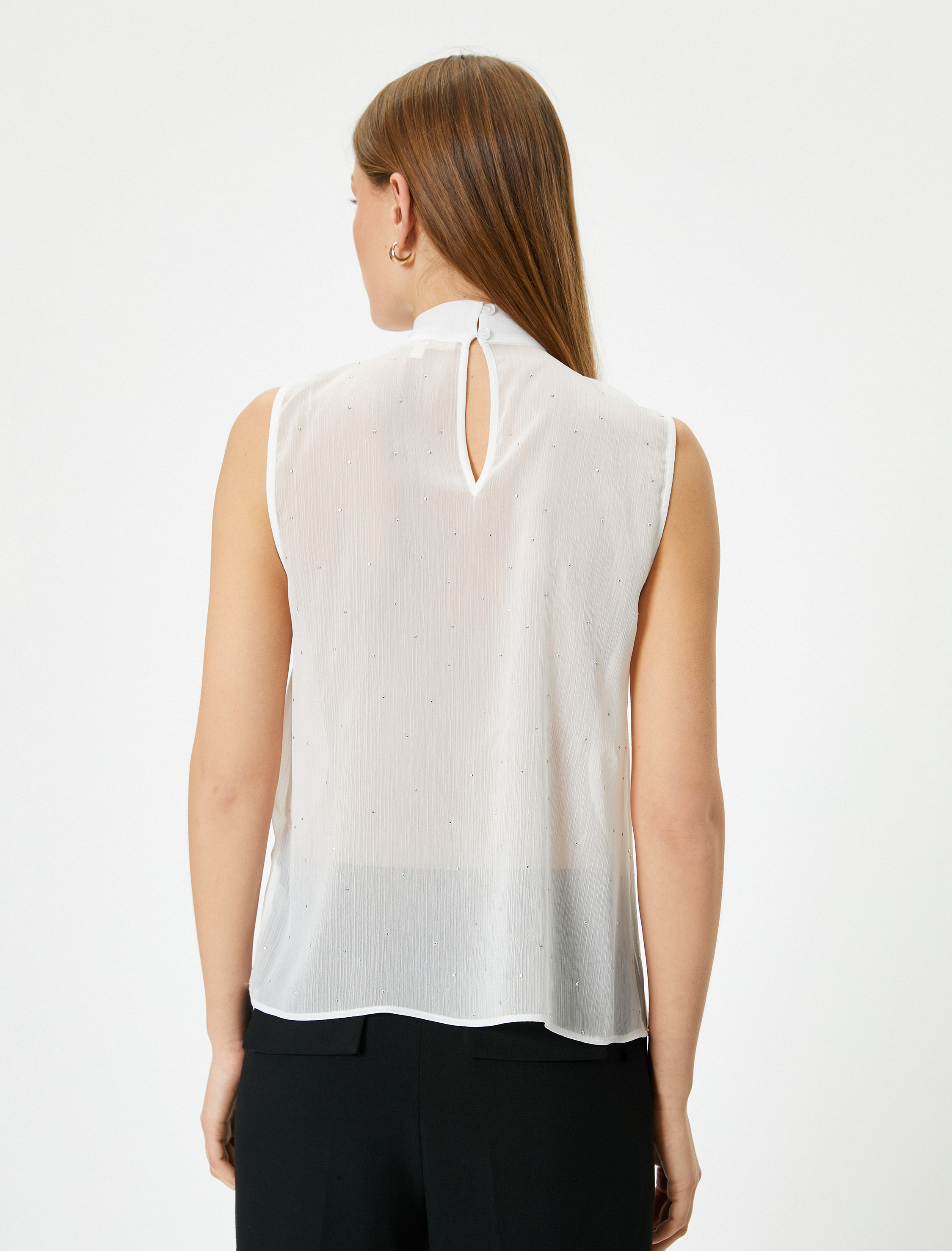   Fular Yaka Bluz Pencere Detaylı Kolsuz Taş Baskılı