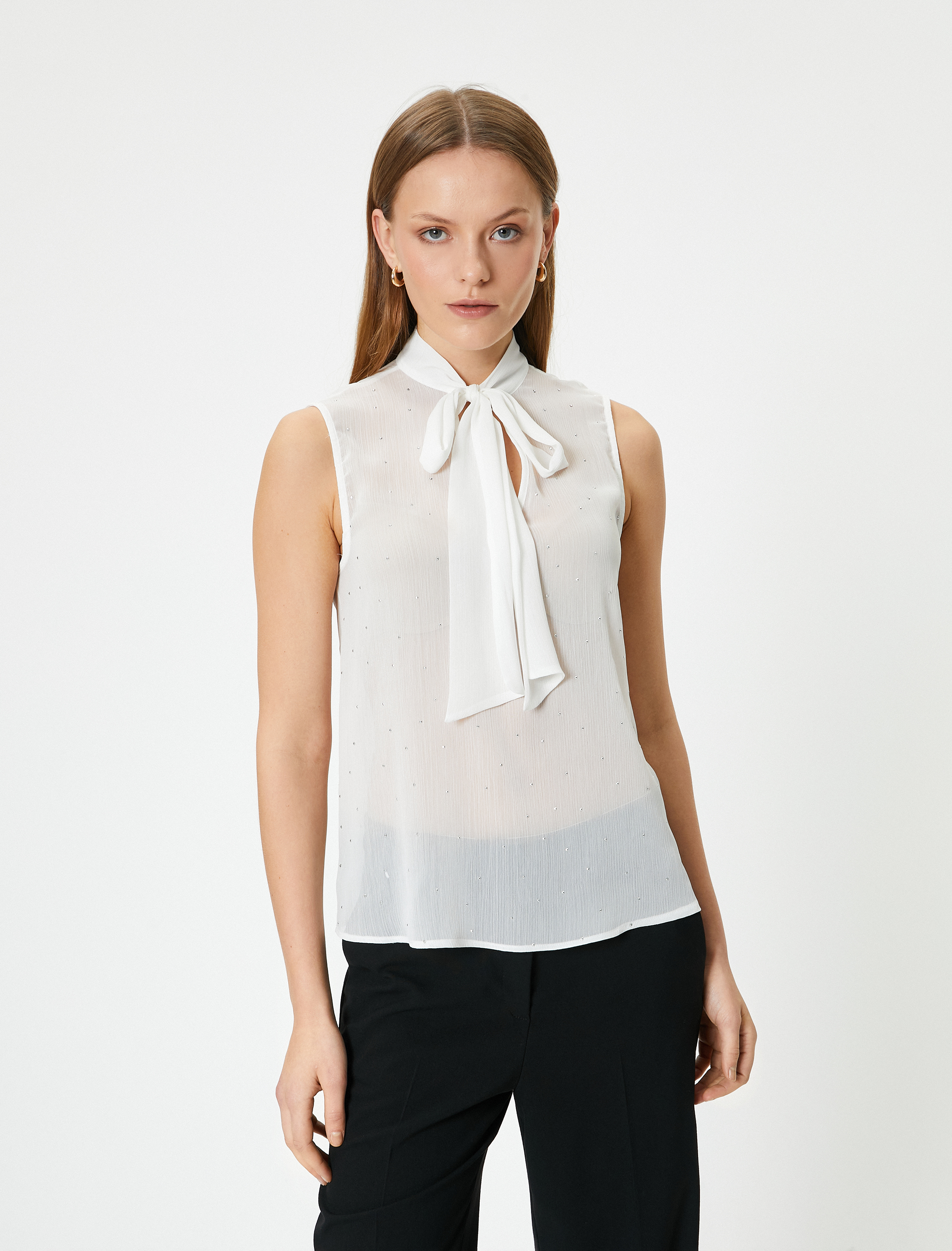   Fular Yaka Bluz Pencere Detaylı Kolsuz Taş Baskılı