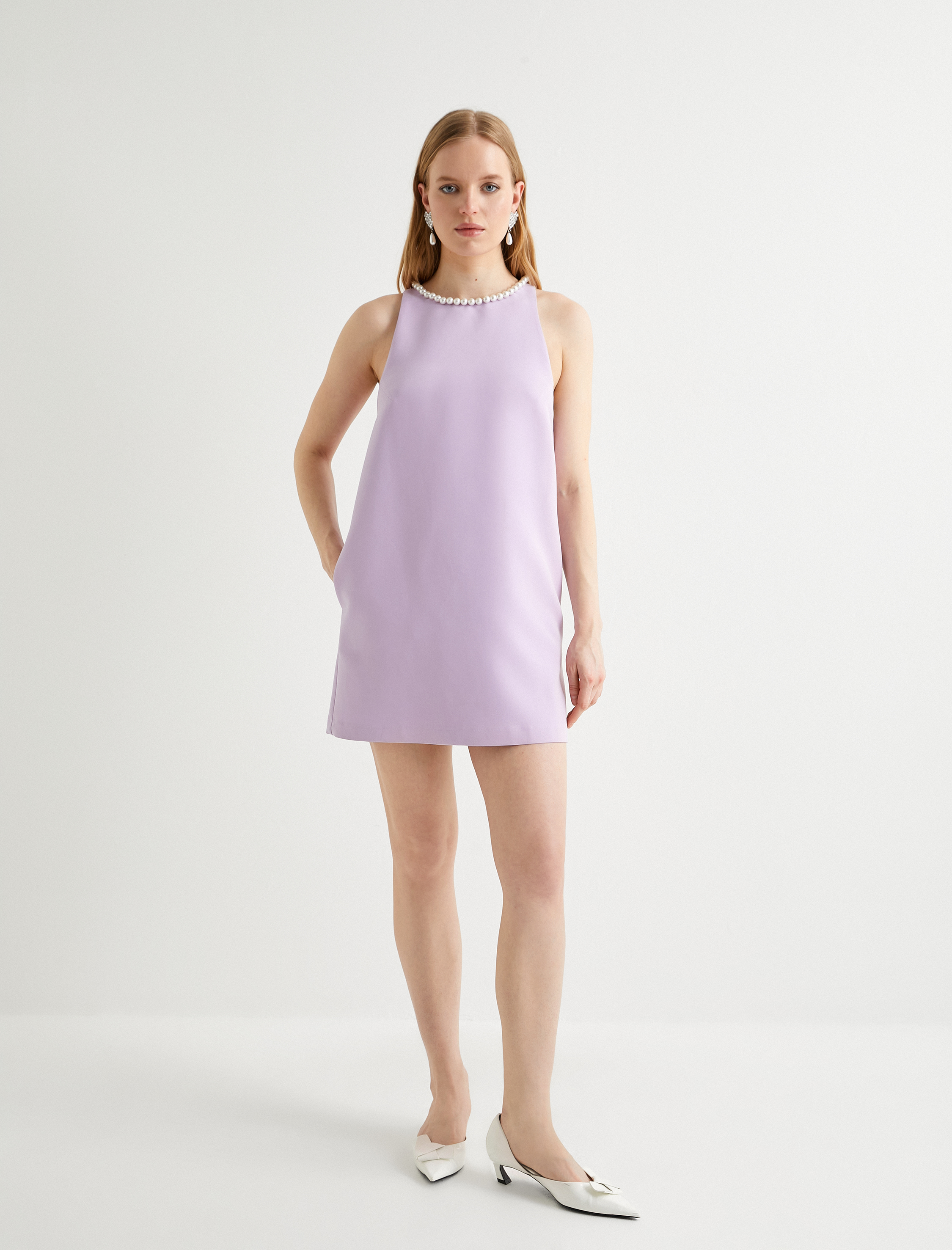   İncili Mini Elbise Halter Yaka Kolsuz Astarlı Cepli