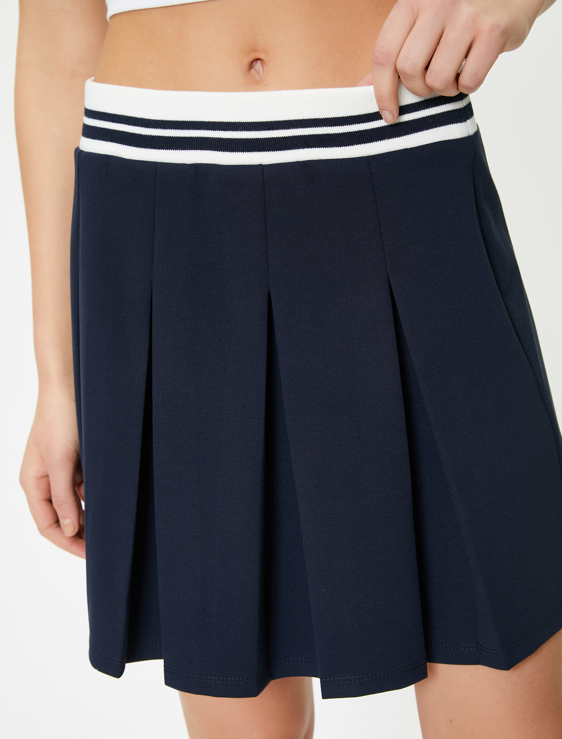   Mini Pileli Etek Beli Ribanalı Şeritli