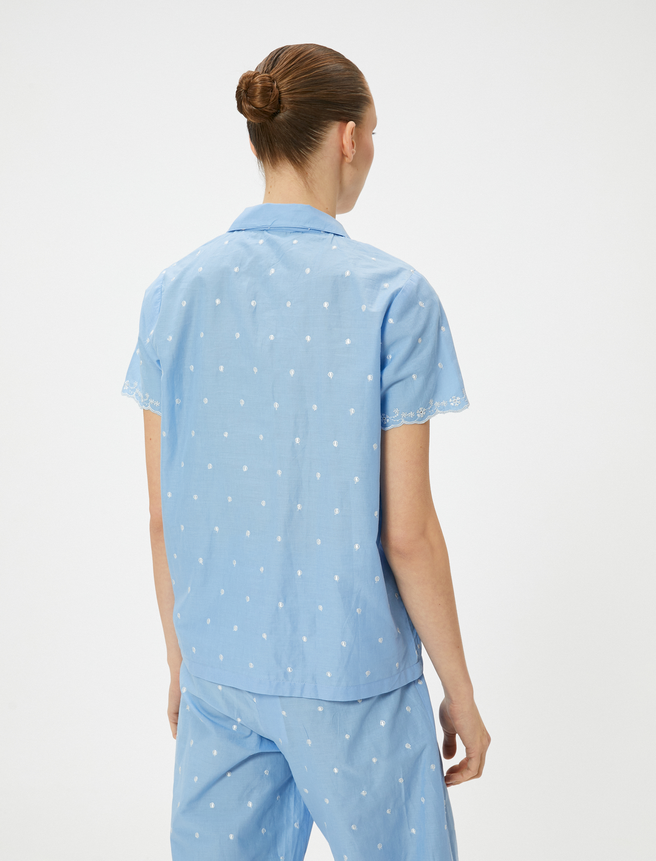 Düğmeli Pijama Üstü Nakışlı Gömlek Yaka Kısa Kollu