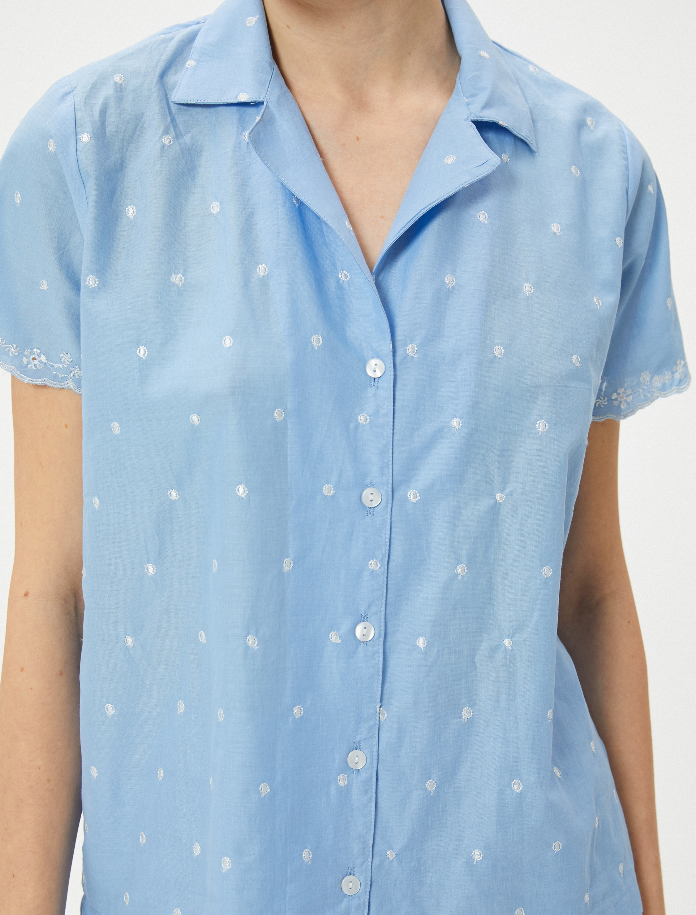 Düğmeli Pijama Üstü Nakışlı Gömlek Yaka Kısa Kollu