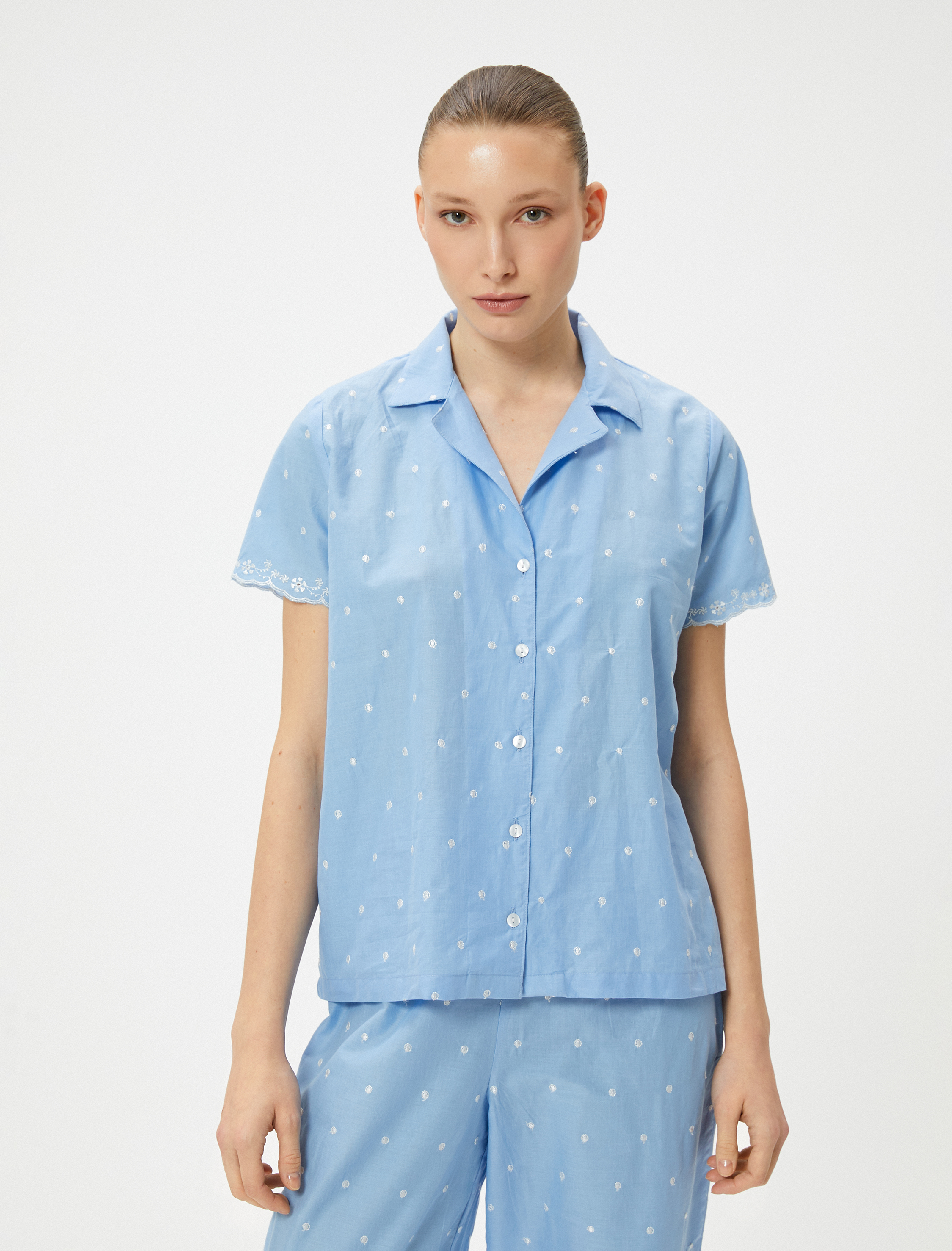 Düğmeli Pijama Üstü Nakışlı Gömlek Yaka Kısa Kollu