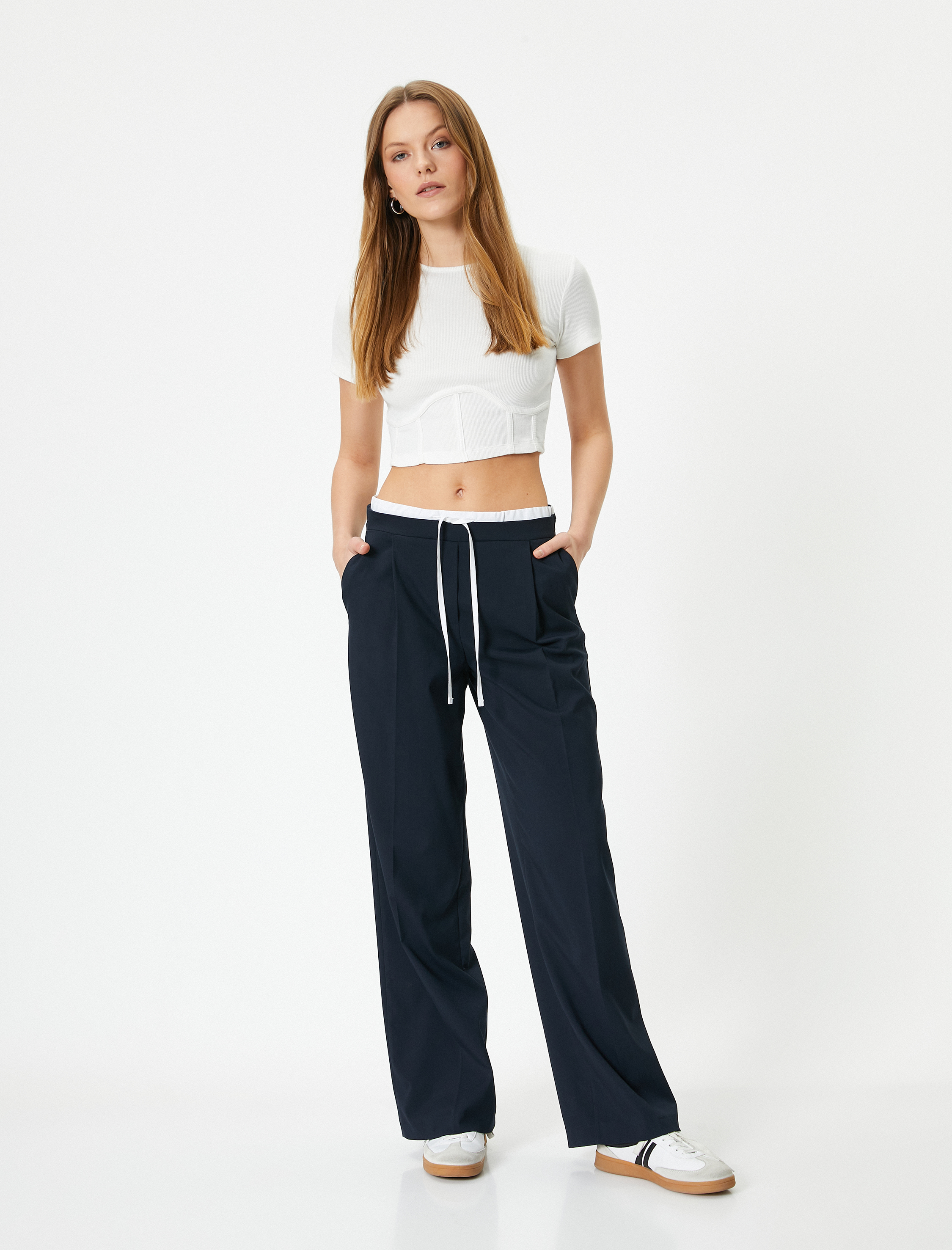   Crop Tişört Pamuklu Korse Detaylı Bisiklet Yaka Kısa Kollu