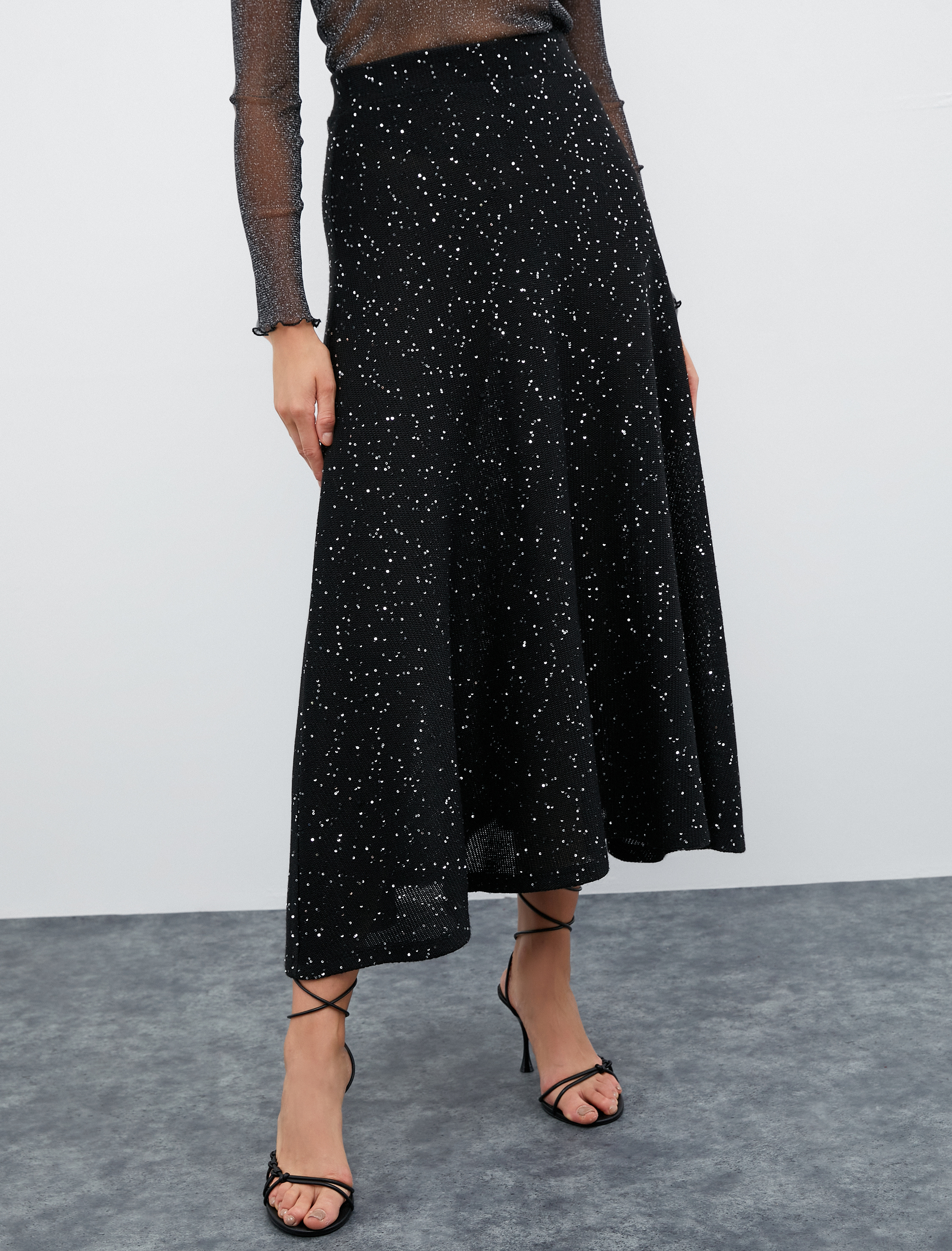   Melis Ağazat X Koton - Payetli Kloş Midi Etek