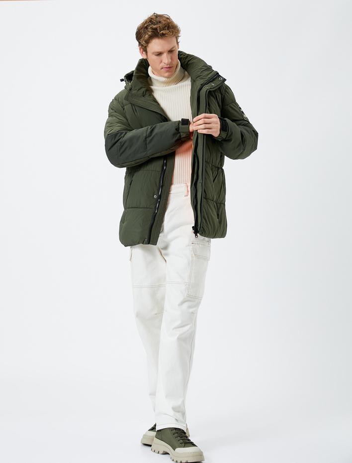  Şişme Mont Kapşonlu Baskılı Fermuar Detaylı Cepli