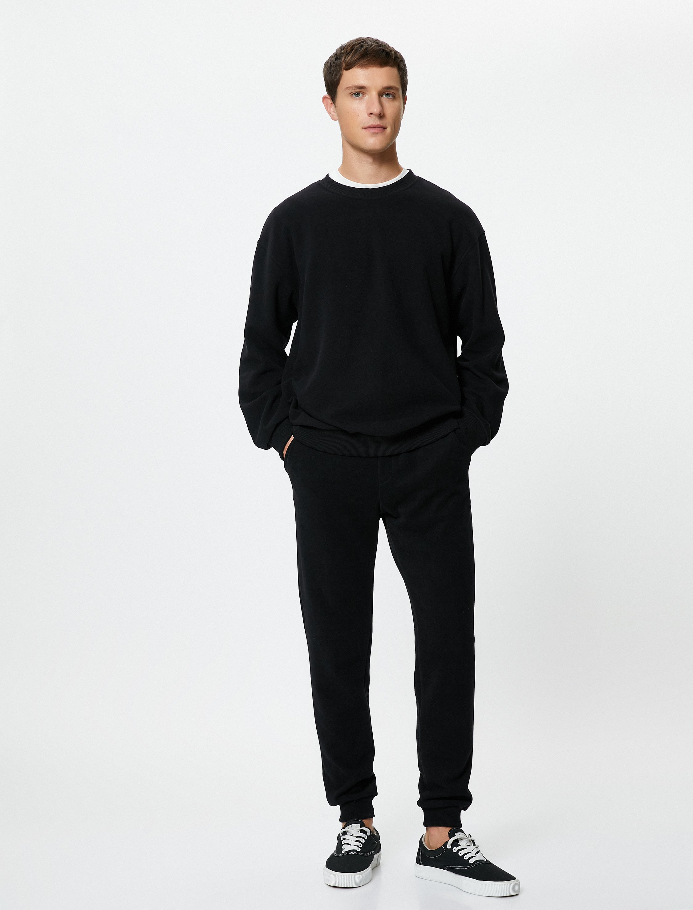 Basic Sweatshirt Rahat Kesim Bisiklet Yaka Uzun Kollu