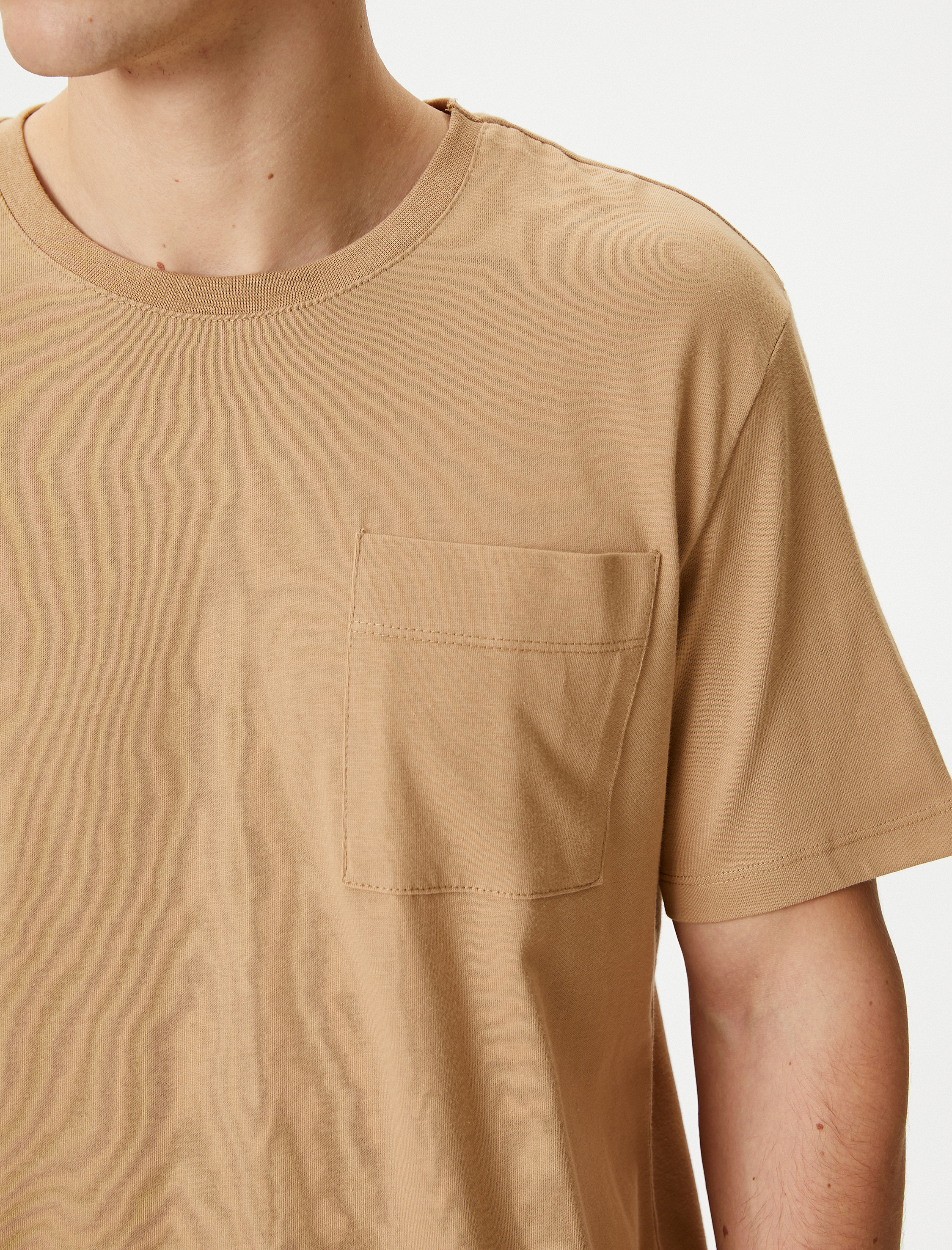   Basic Tişört Cep Detaylı Bisiklet Yaka Kısa Kollu Pamuklu