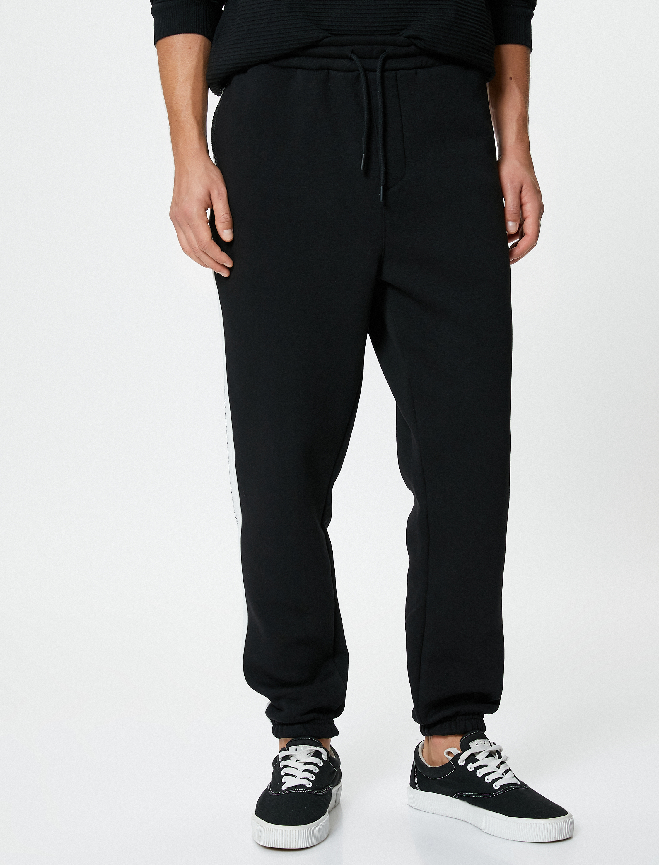   Jogger Eşofman Altı Slogan Baskılı Beli Bağcıklı Fermuar Cepli Şardonlu