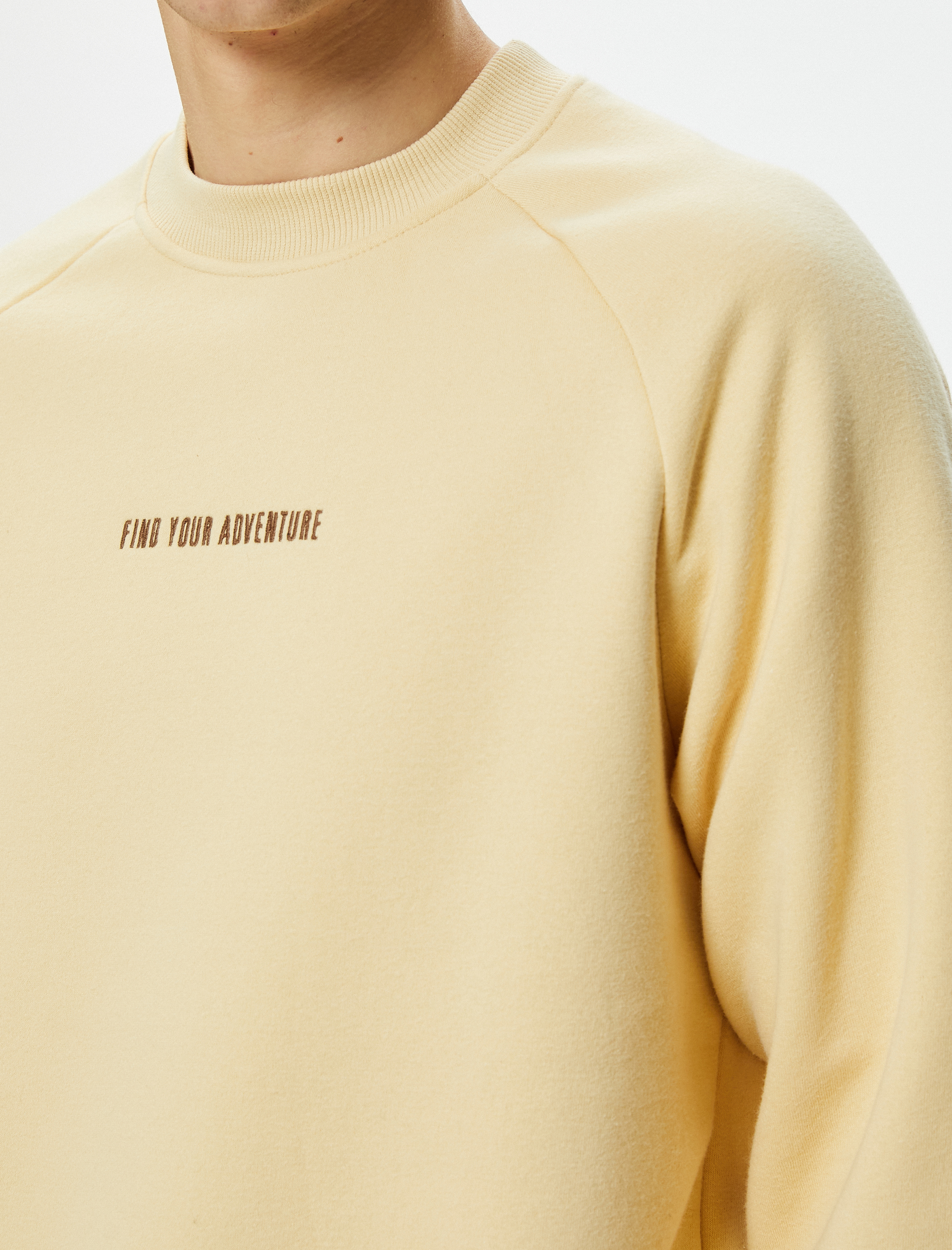   Bisiklet Yaka Sweatshirt Slogan İşlemeli Reglan Kollu Şardonlu