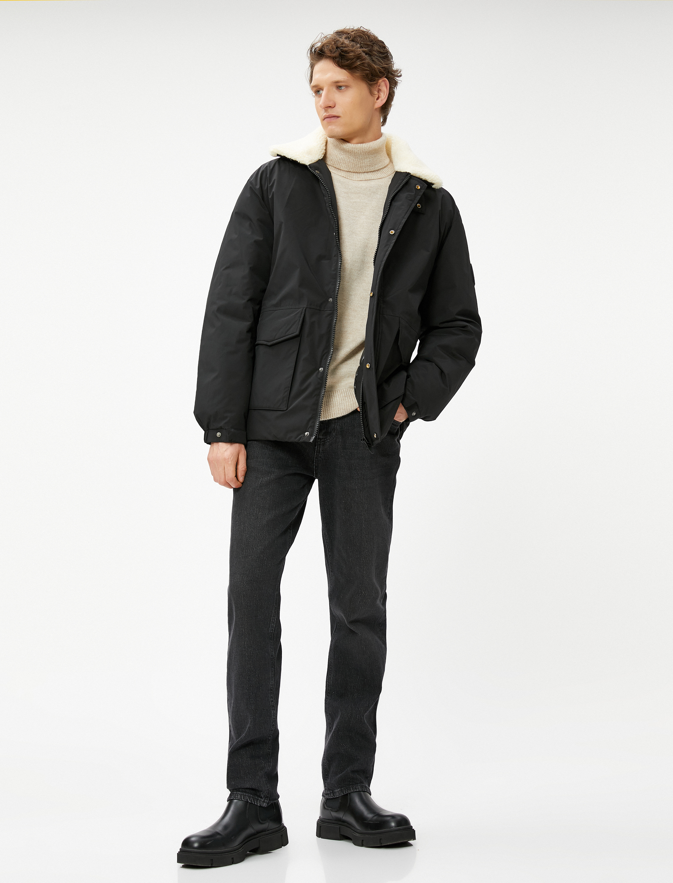   Kapşonlu Ceket Peluş Yaka Detaylı Cepli Fermuarlı