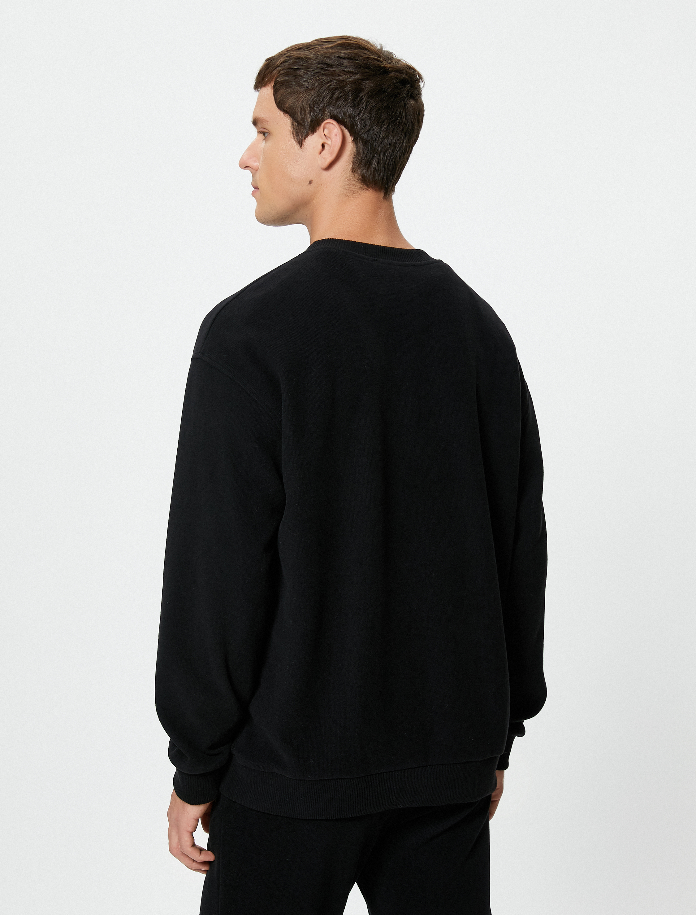 Basic Sweatshirt Rahat Kesim Bisiklet Yaka Uzun Kollu