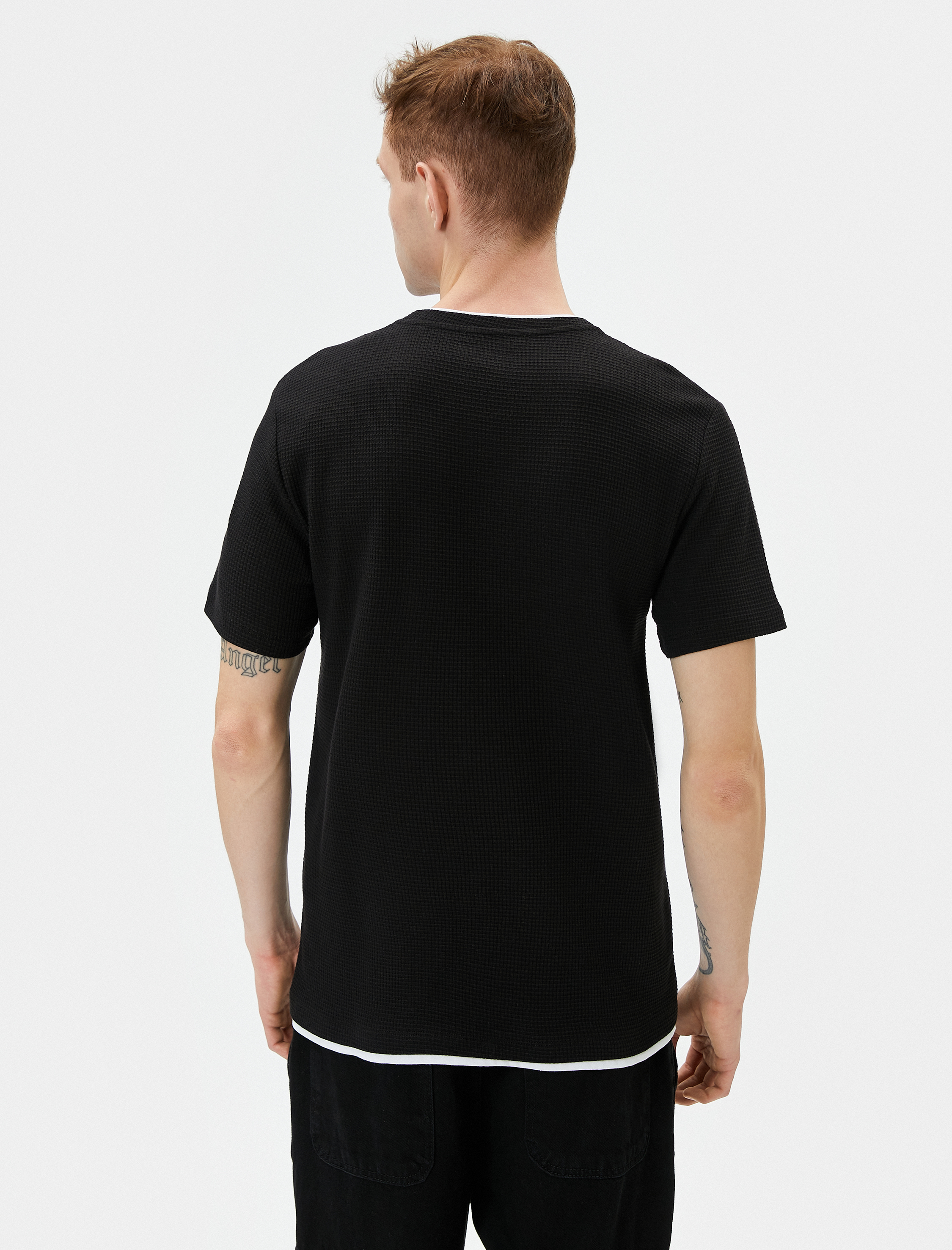   Basic Tişört Kumaş Detaylı Bisiklet Yaka Slim Fit Dokulu