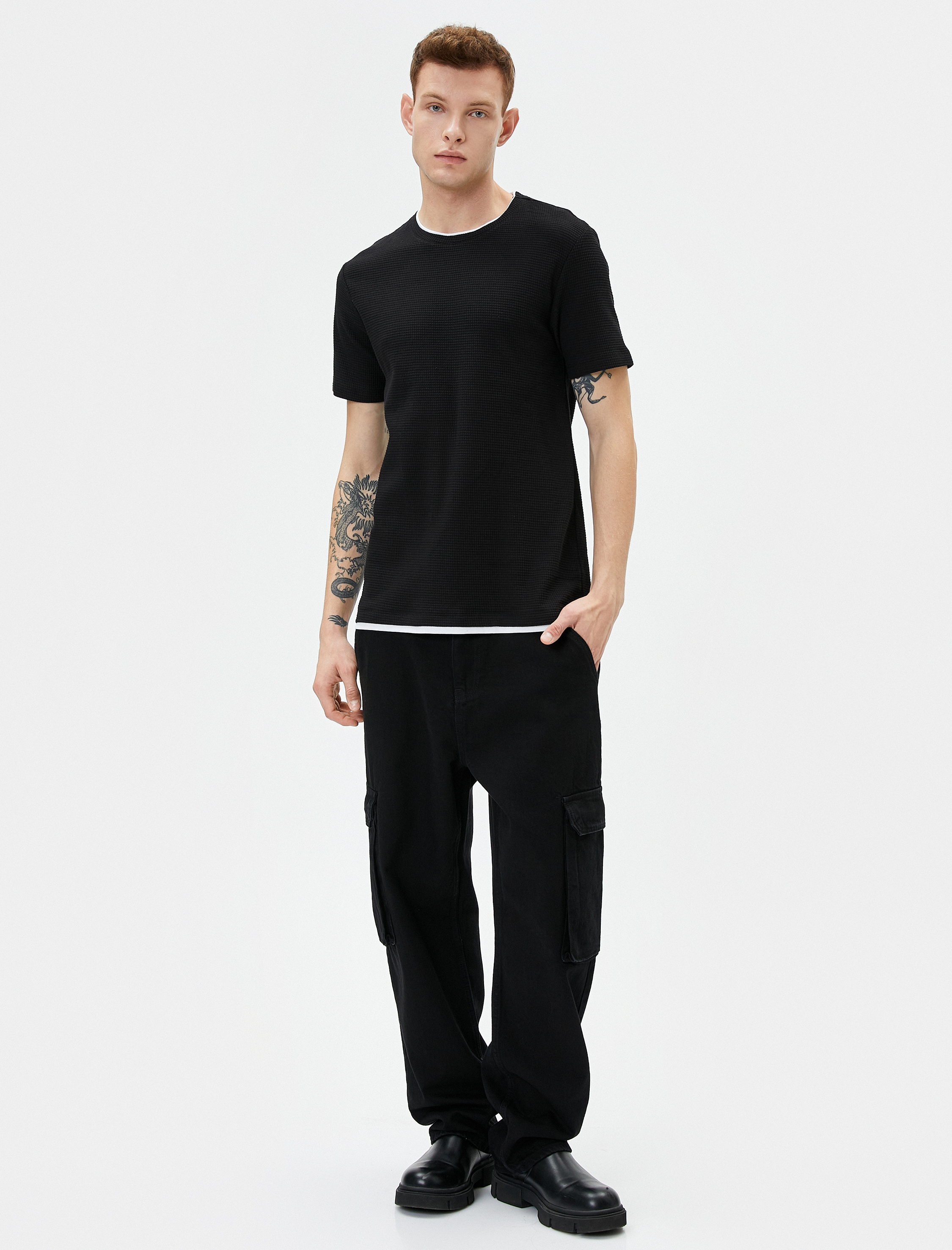   Basic Tişört Kumaş Detaylı Bisiklet Yaka Slim Fit Dokulu