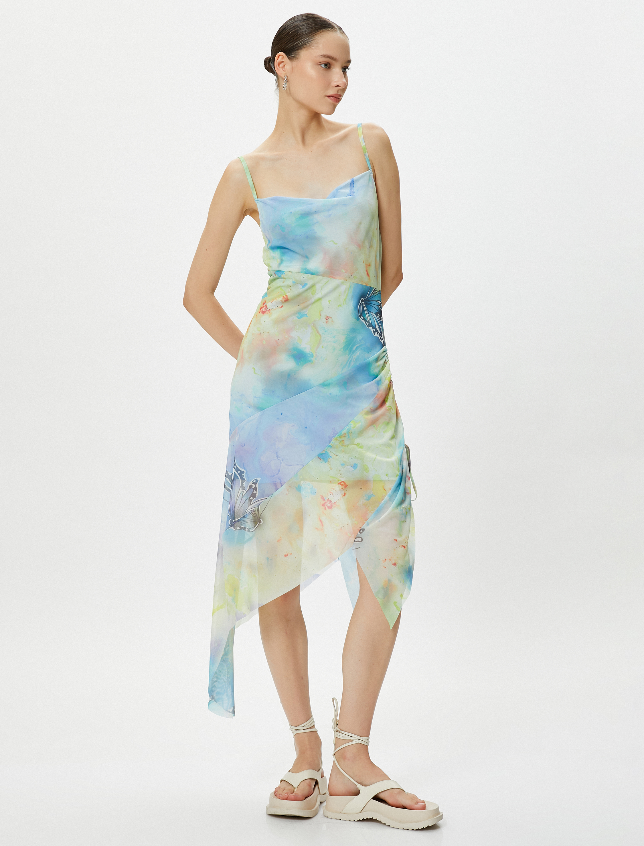   Batik Desenli Midi Tül Elbise İnce Askılı Asimetrik Kesim Yandan Büzgülü Astarlı