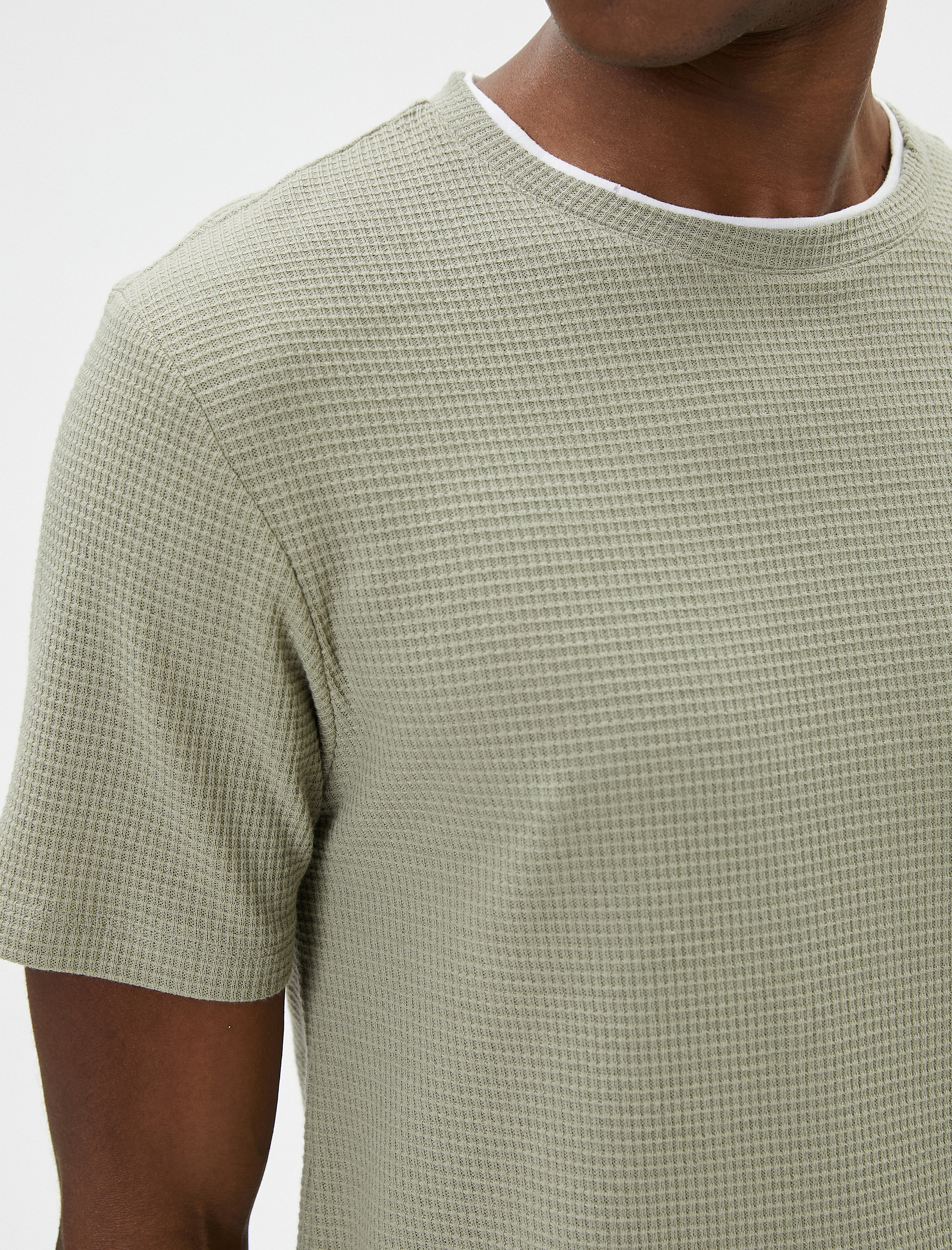   Basic Tişört Kumaş Detaylı Bisiklet Yaka Slim Fit Dokulu