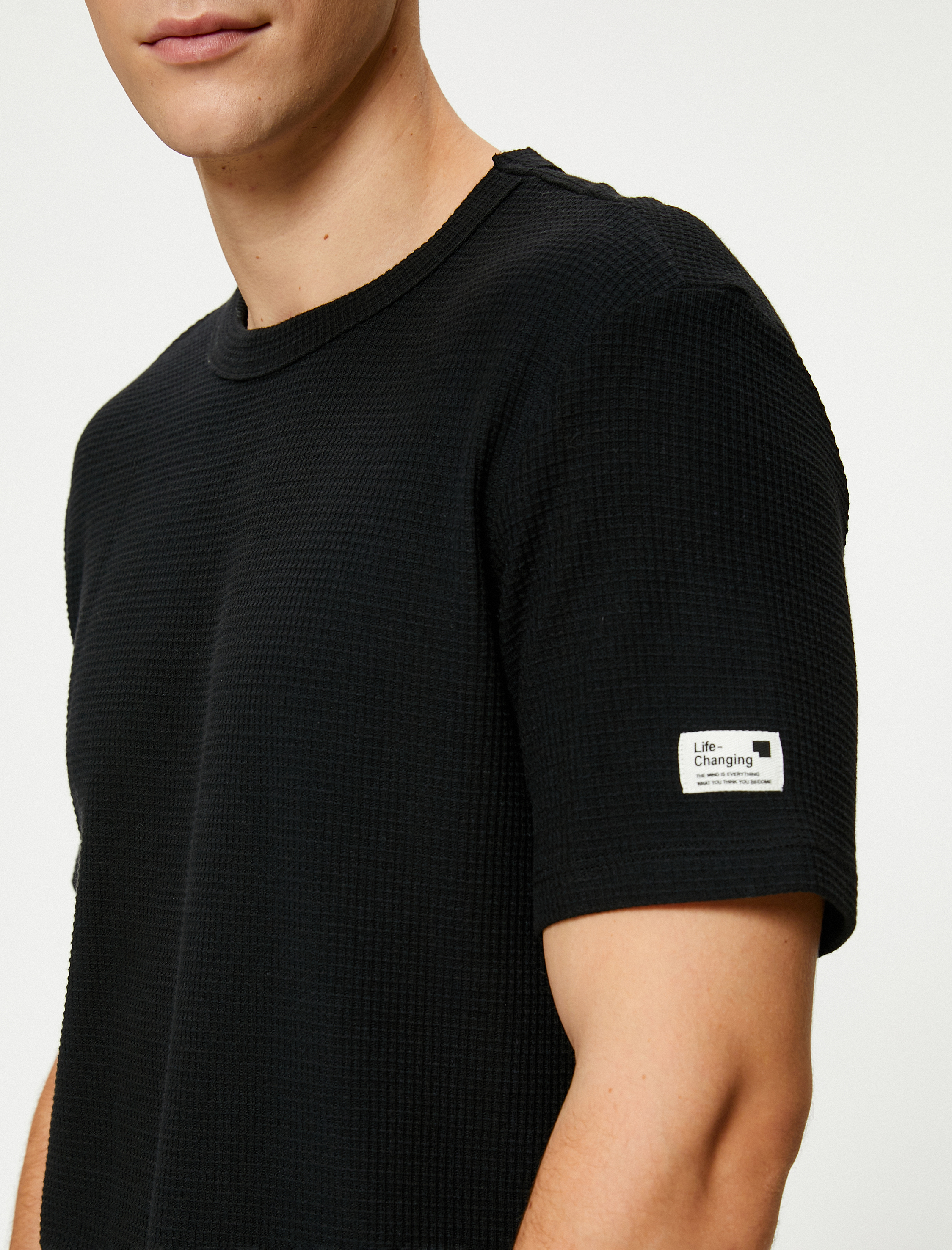 Basic Tişört Dokulu Bisiklet Yaka Kısa Kollu Dokulu