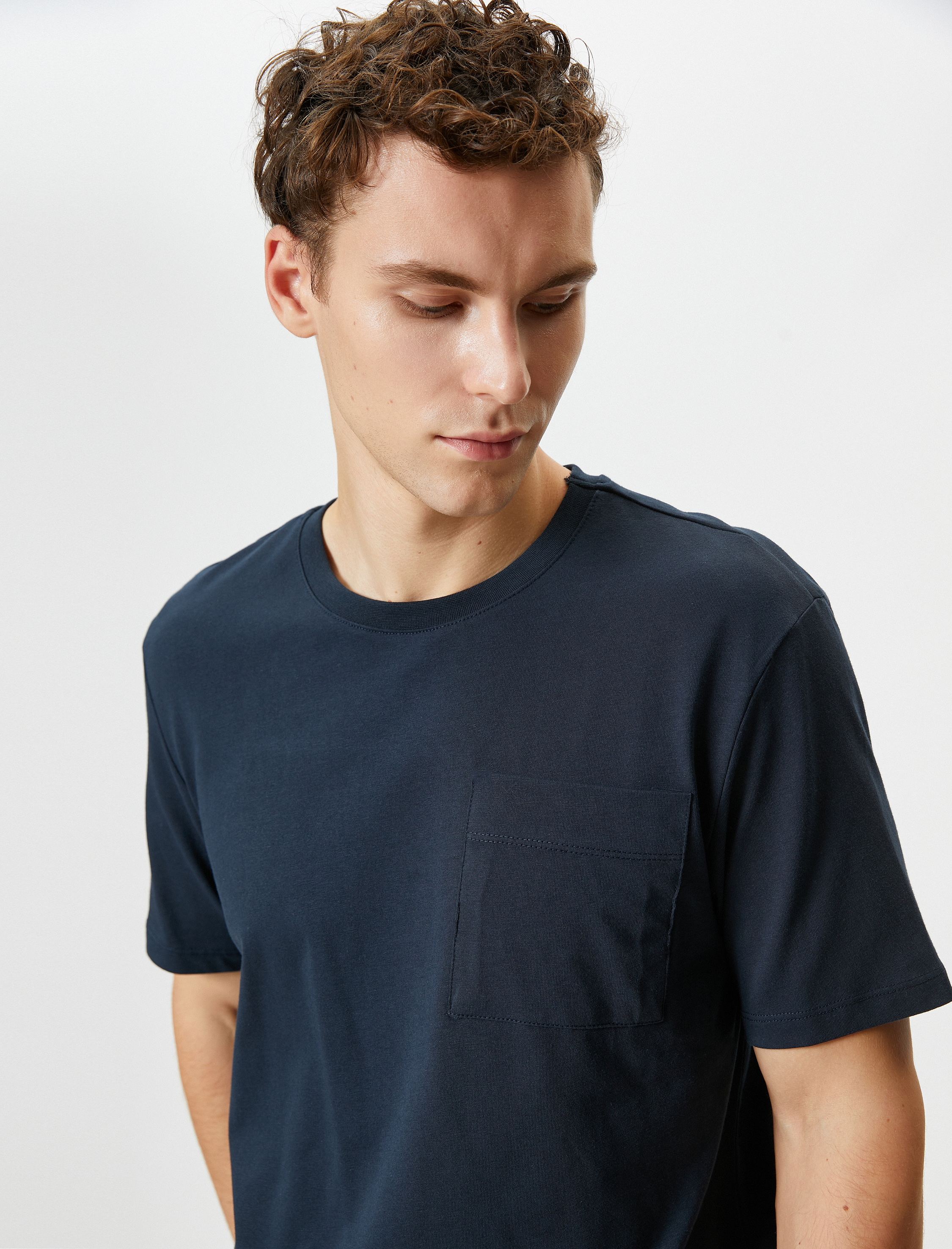   Basic Tişört Cep Detaylı Bisiklet Yaka Kısa Kollu Pamuklu