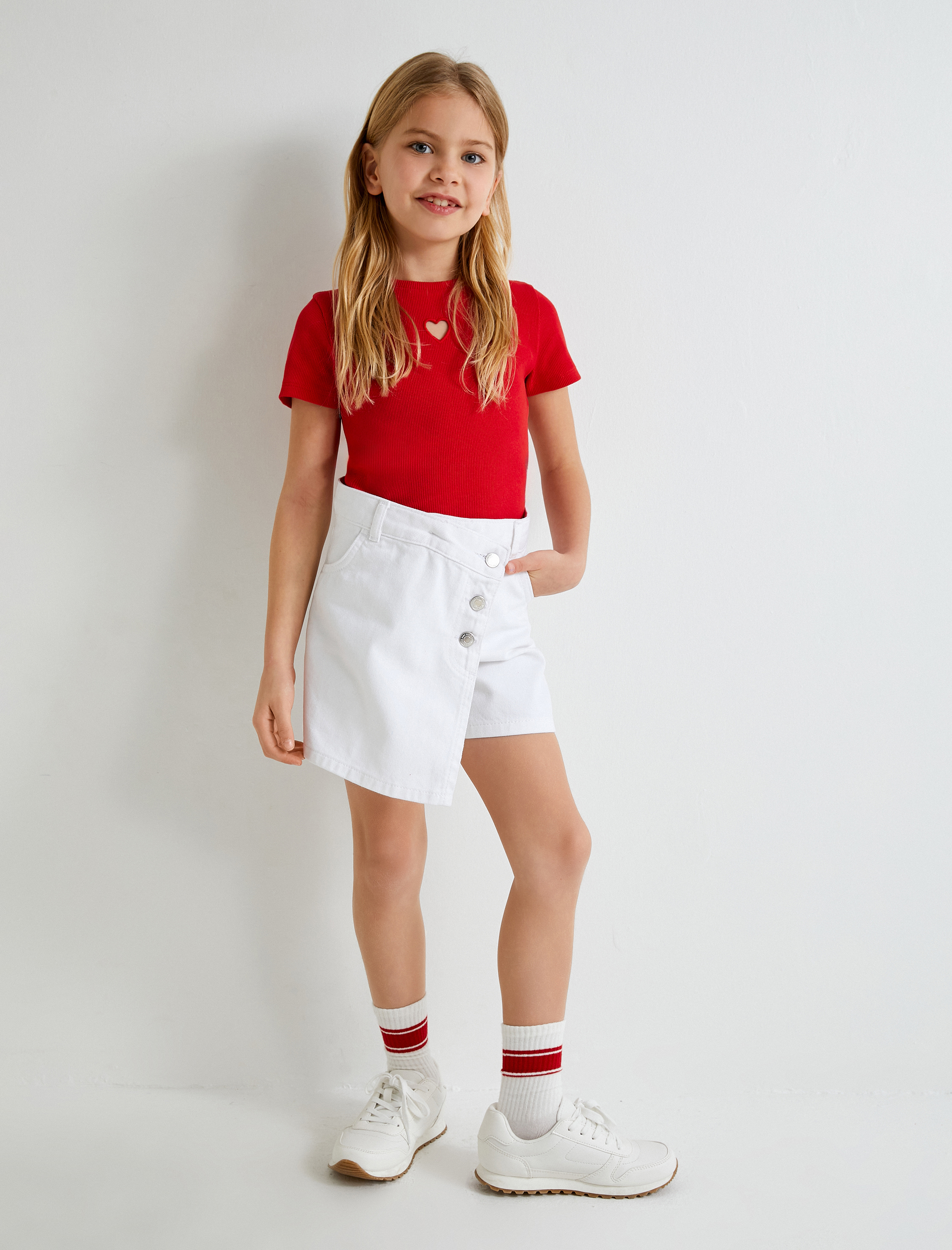  Kız Çocuk Tişört Kısa Kollu Bisiklet Yaka Kalp Pencere Detaylı Kaşkorse