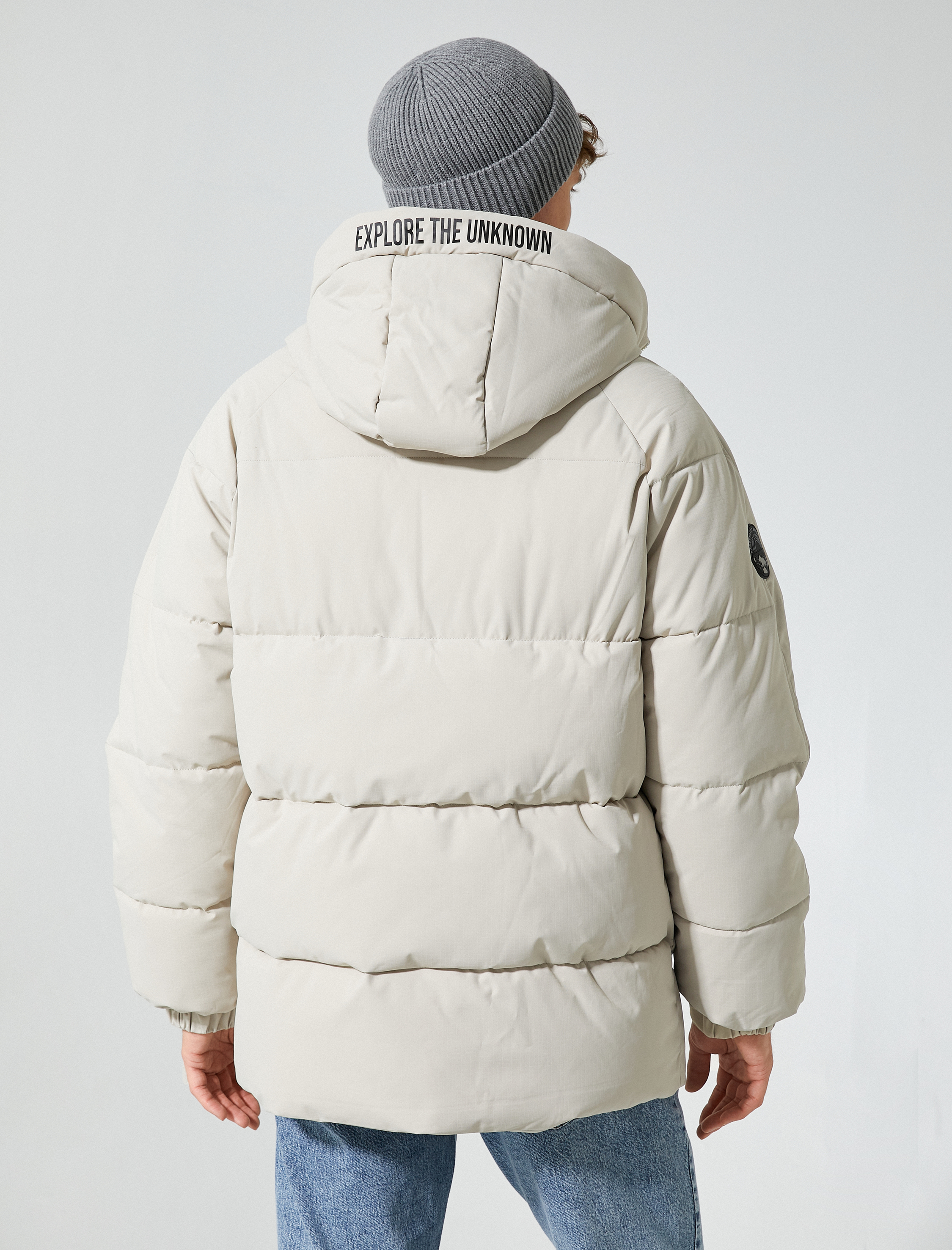   Şişme Mont Kapşonlu Baskılı Cepli Fermuarlı Çıtçıt Düğmeli