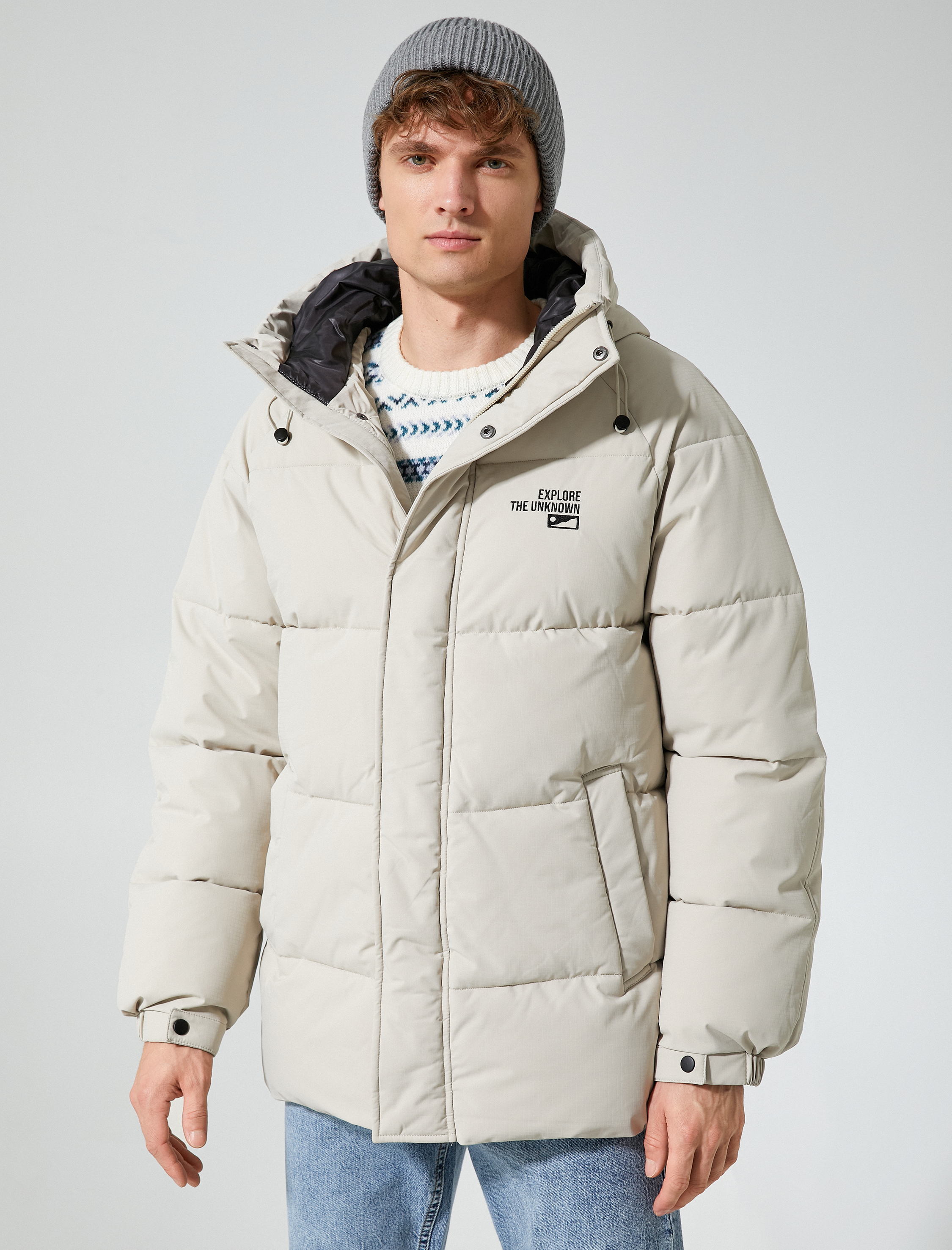   Şişme Mont Kapşonlu Baskılı Cepli Fermuarlı Çıtçıt Düğmeli