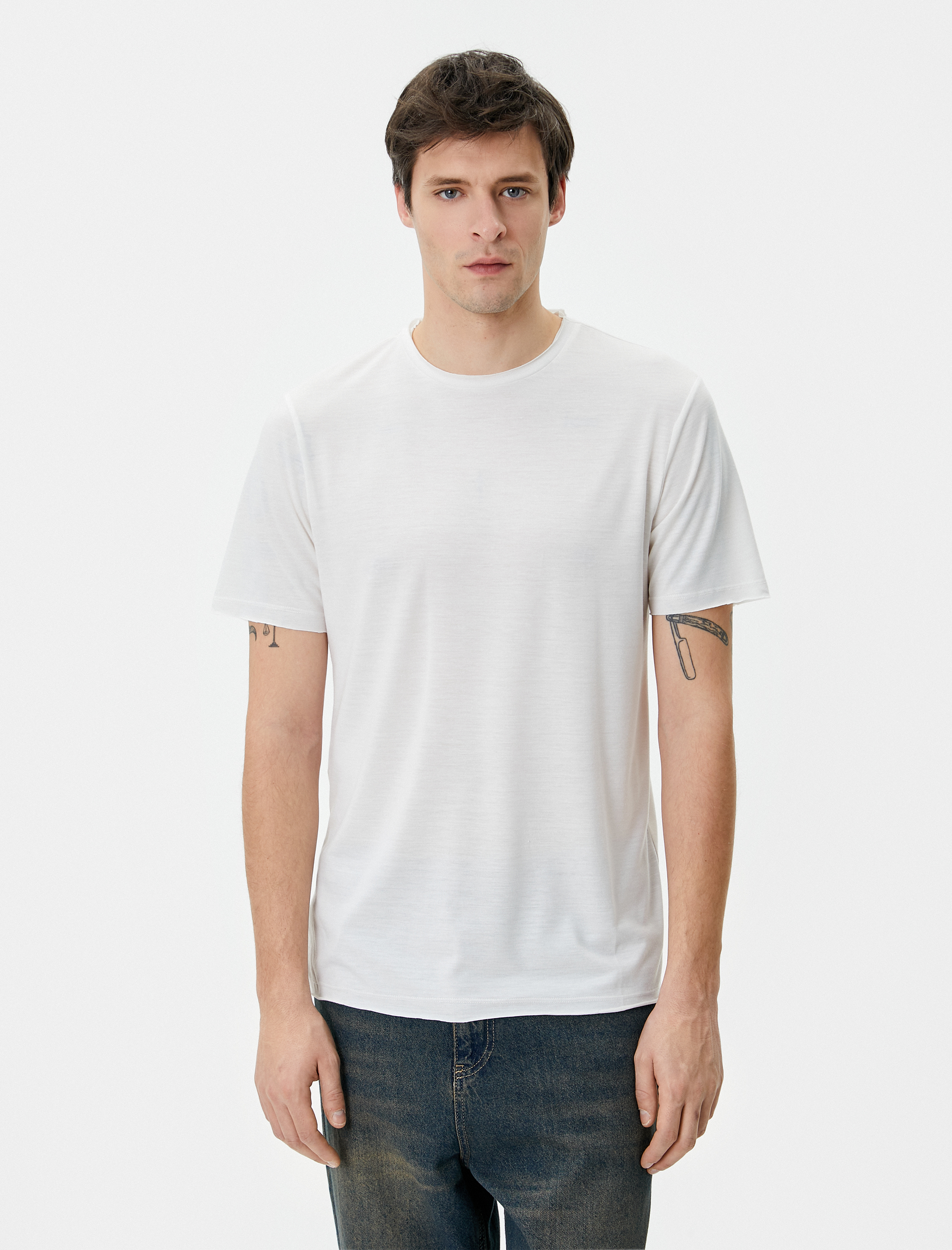   Basic Tişört Bisiklet Yaka Kısa Kollu Viskon Karışımlı