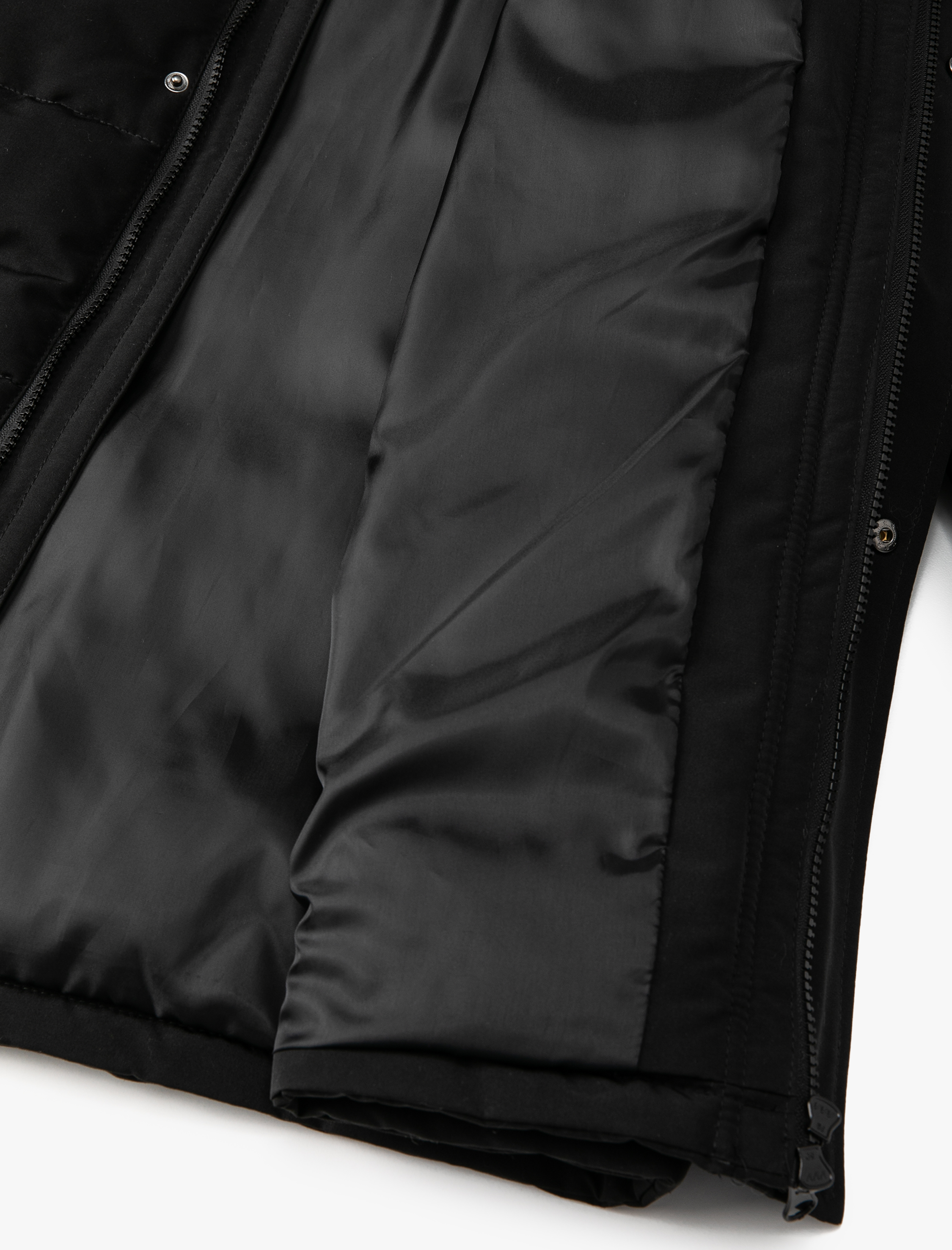   Şişme Mont Kapşonlu Etiket Baskılı Cep Detaylı Fermuarlı Çıtçıt Düğmeli