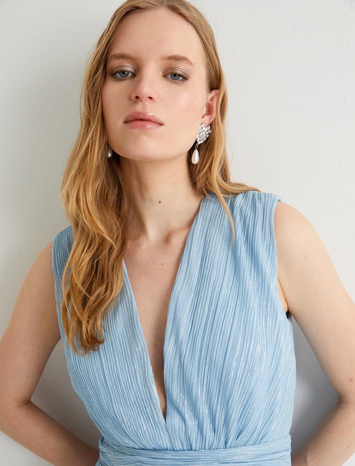  Derin V Yaka Mini Elbise Katlı Volümlü Kolsuz