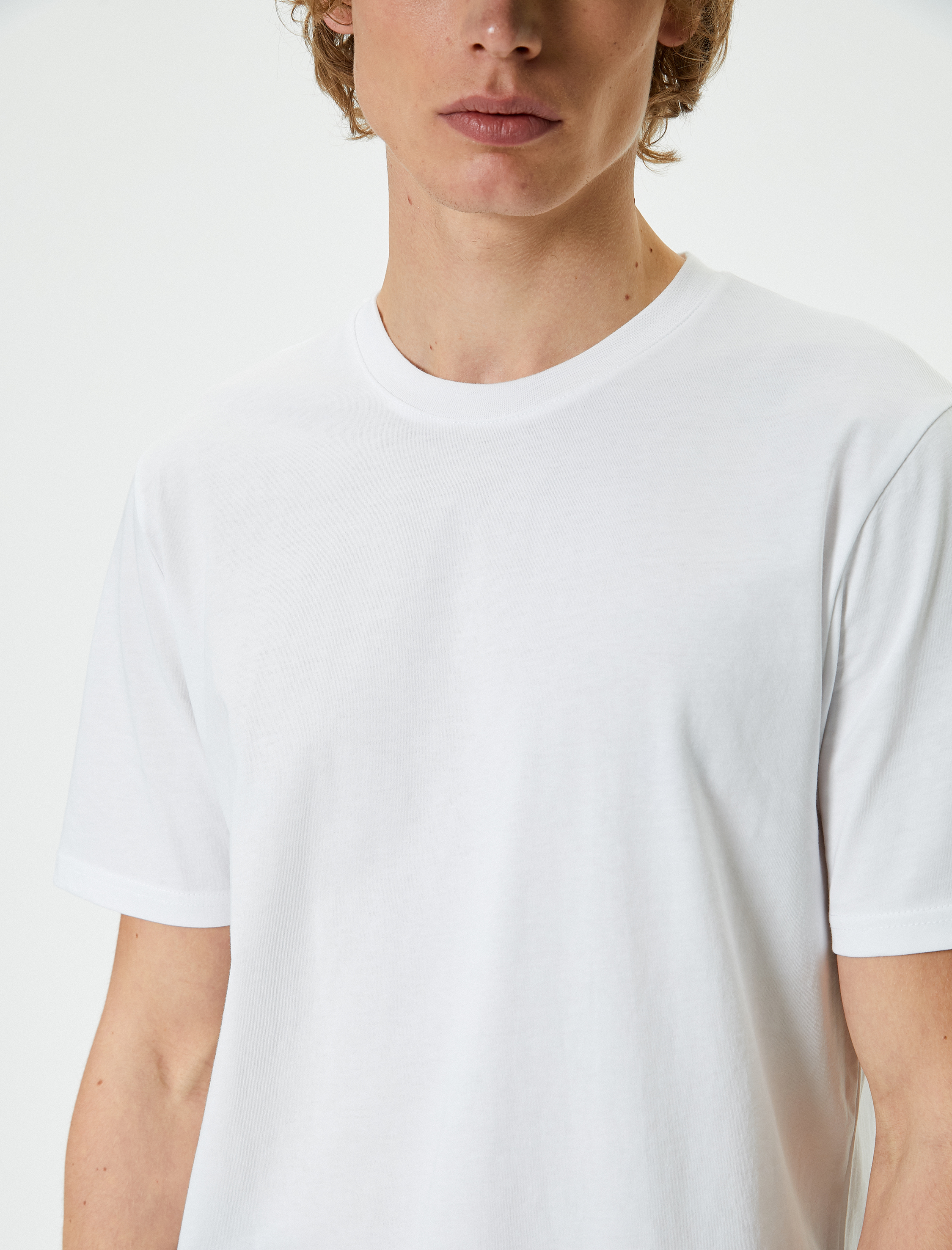   Basic Tişört Bisiklet Yaka Kısa Kollu