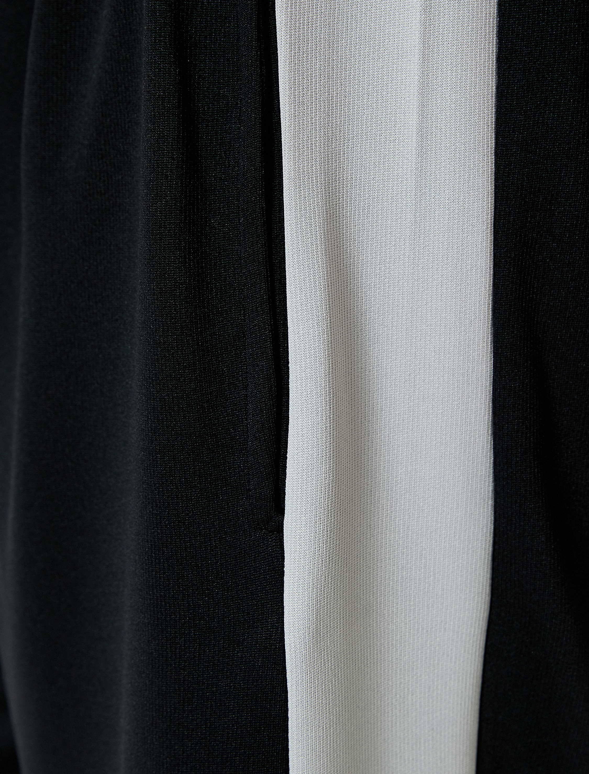   Spor Şort Beli Bağcıklı Şerit Detaylı Cepli