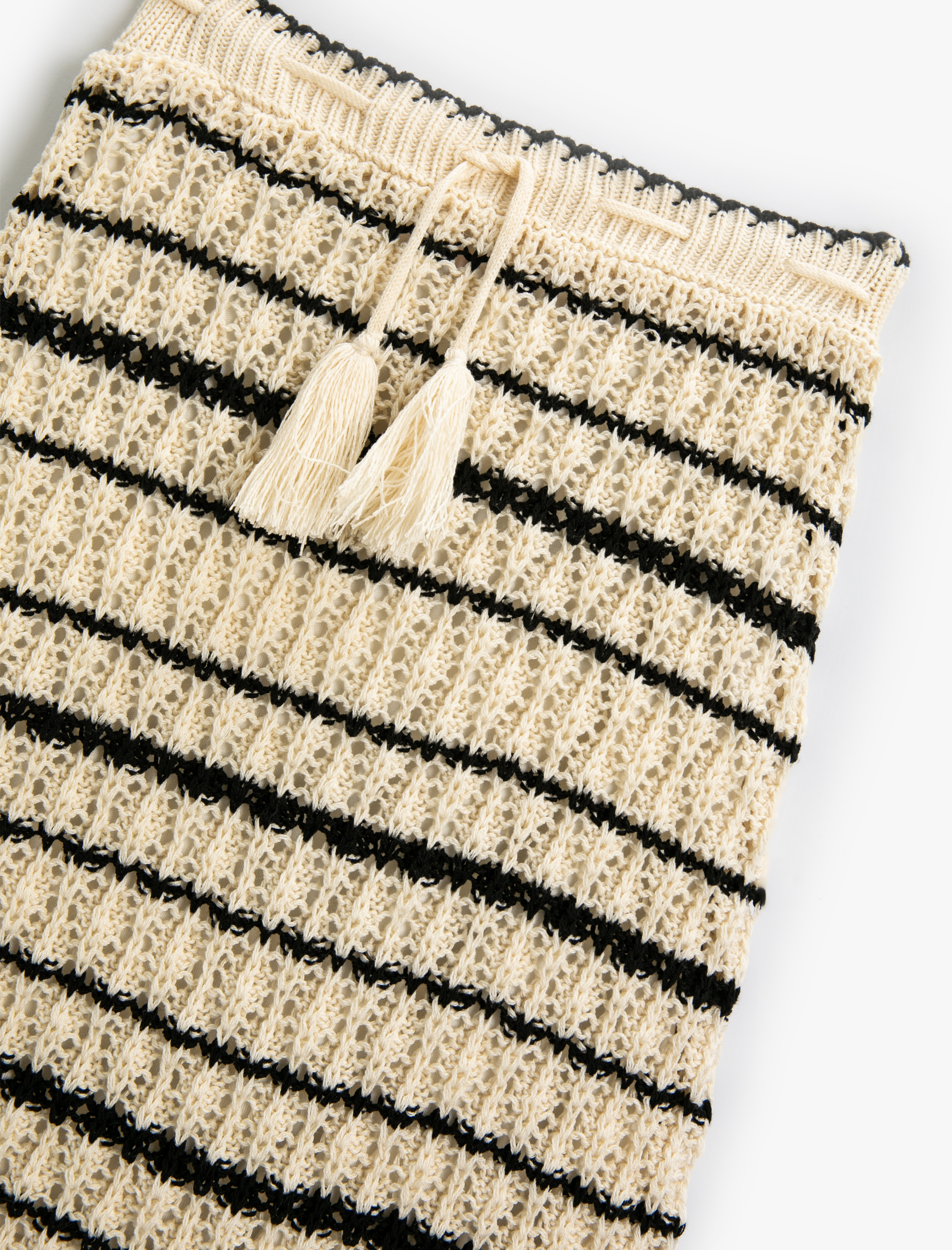  Kız Çocuk Etek Ajurlu Bağlama Detaylı