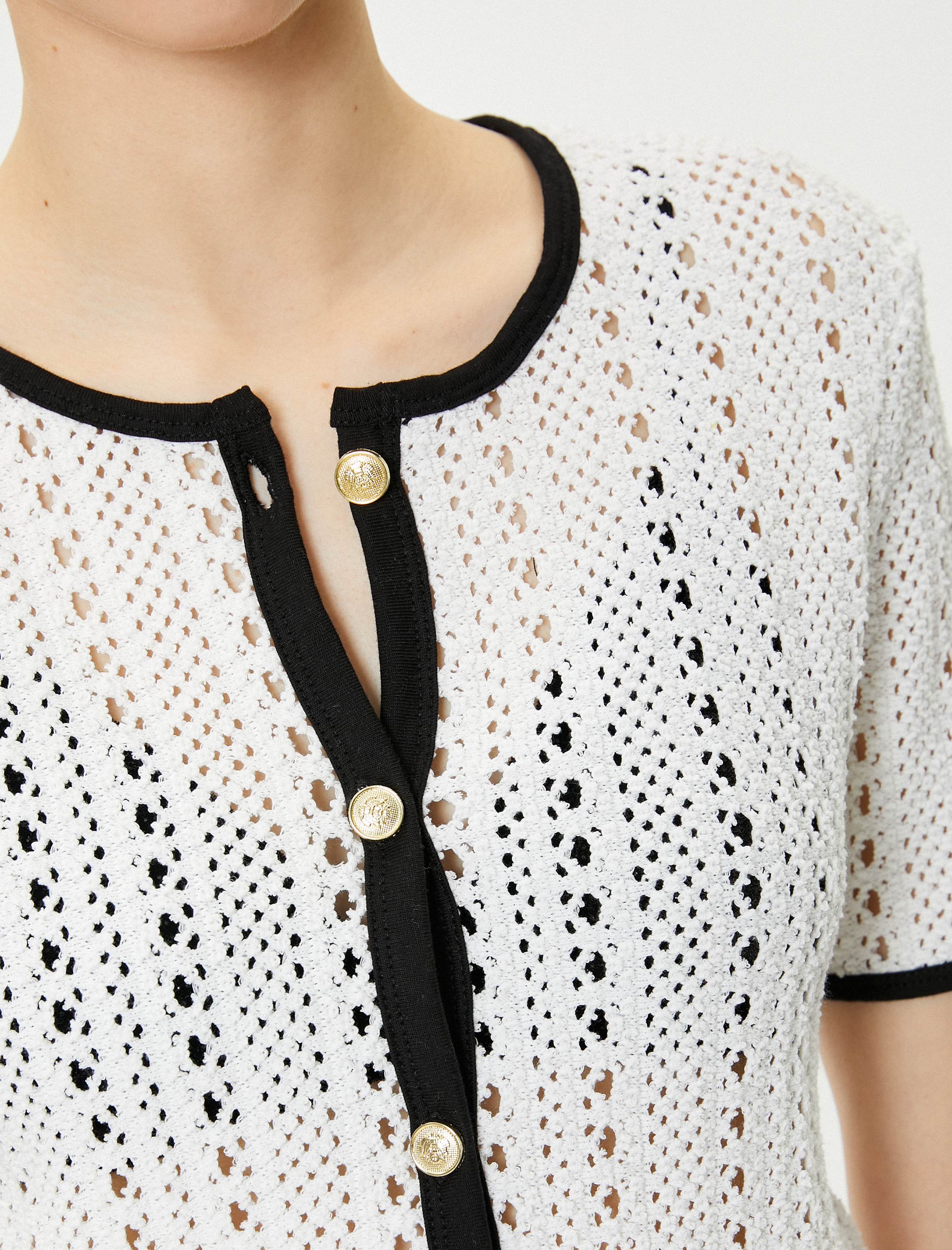   Ajurlu Kroşe Bluz Düğmeli Kısa Kollu Yuvarlak Yaka