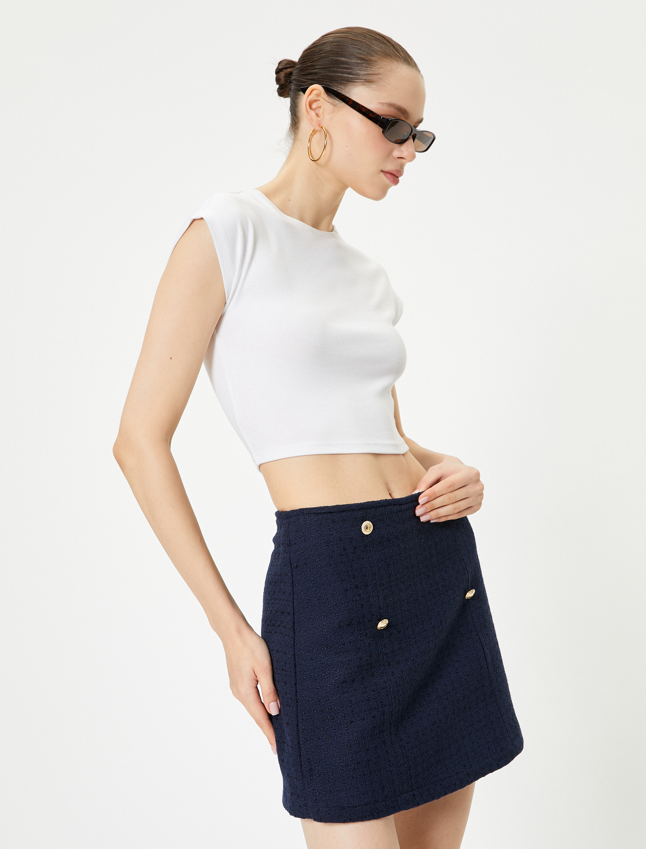   Mini Tüvit Etek Düğme Detaylı A Kesim