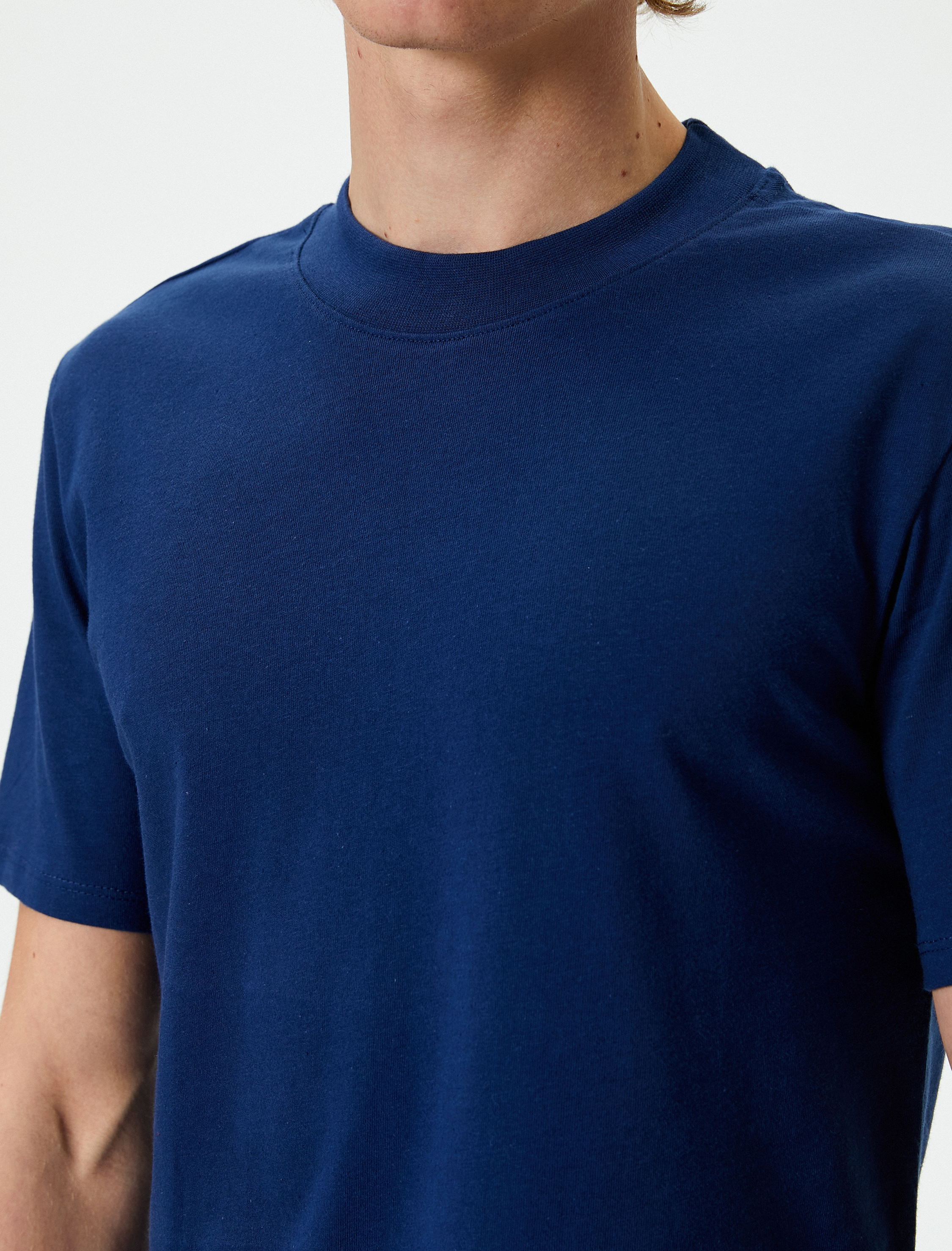   Basic Tişört Bisiklet Yaka Kısa Kollu Dar Kesim Pamuklu