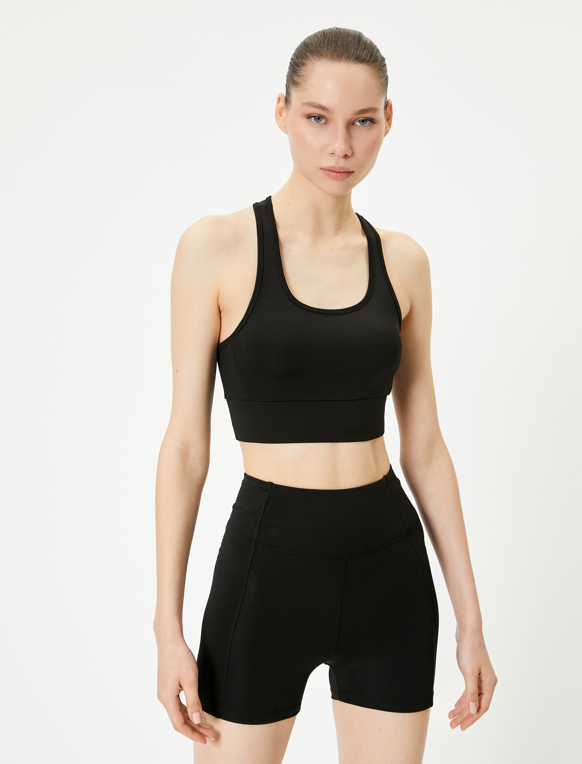   Arkası Pencere Detaylı Sporcu Sütyeni Kaplı Slim Fit U Yaka