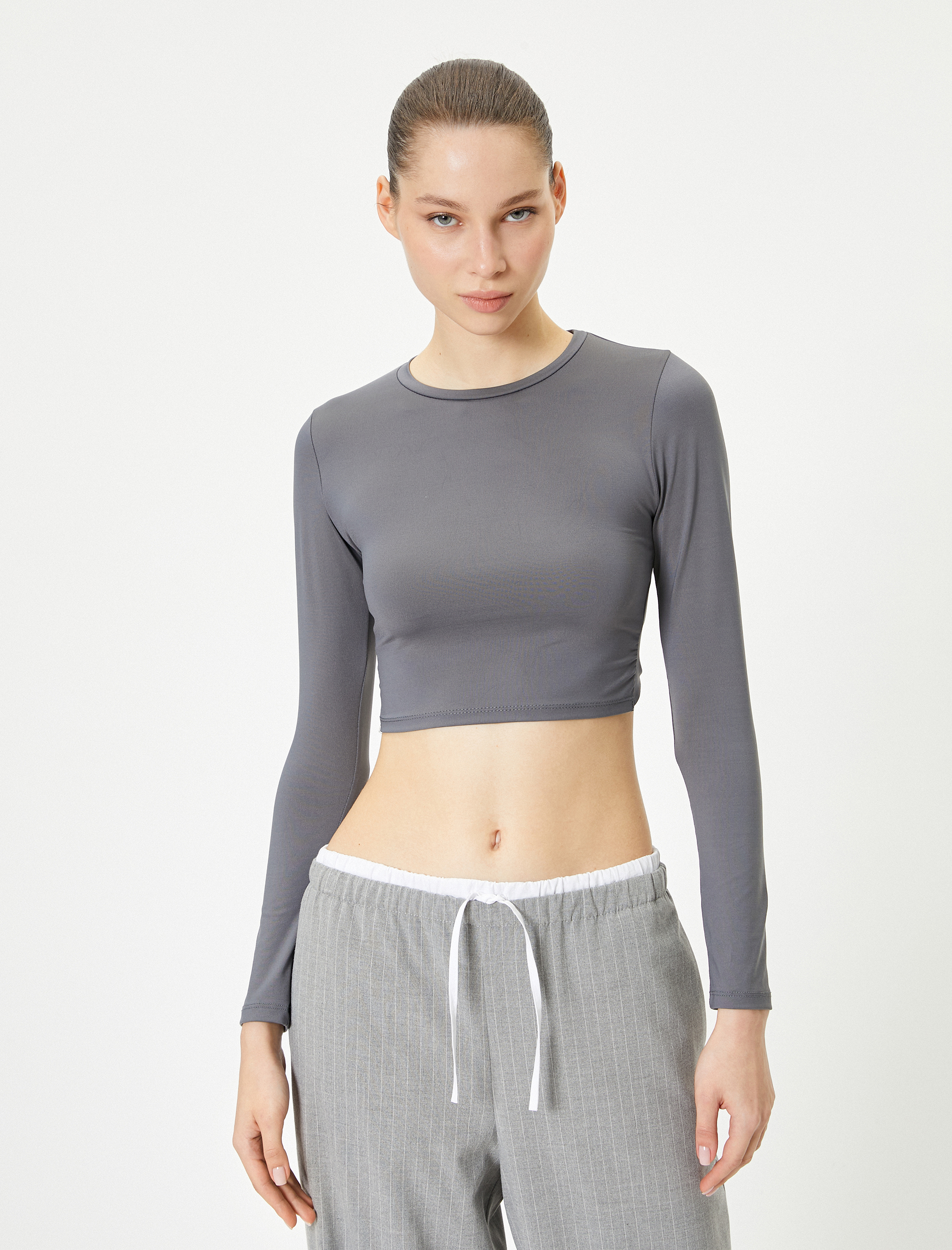   Sırt Dekolteli Crop Tişört Uzun Kollu Bisiklet Yaka Slim Fit