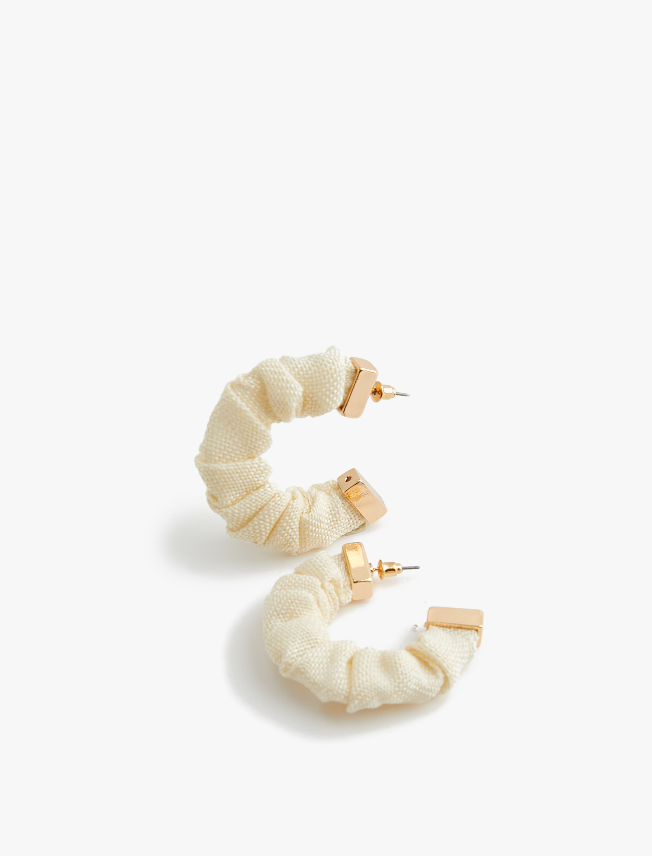  Kadın Hacimli Halka Küpe Kumaş Detaylı