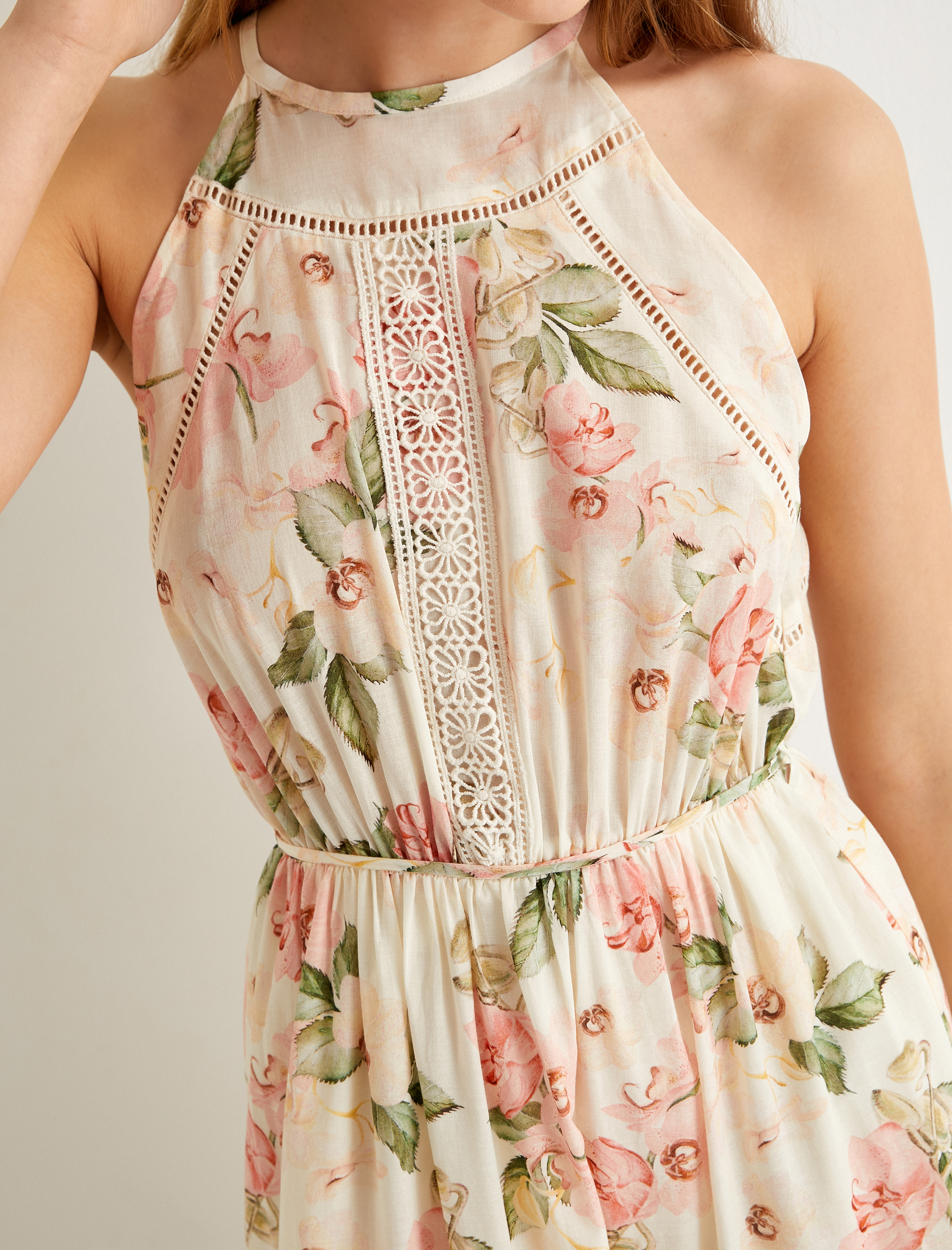   Çiçekli Uzun Elbise Halter Yaka Volanlı Pamuklu