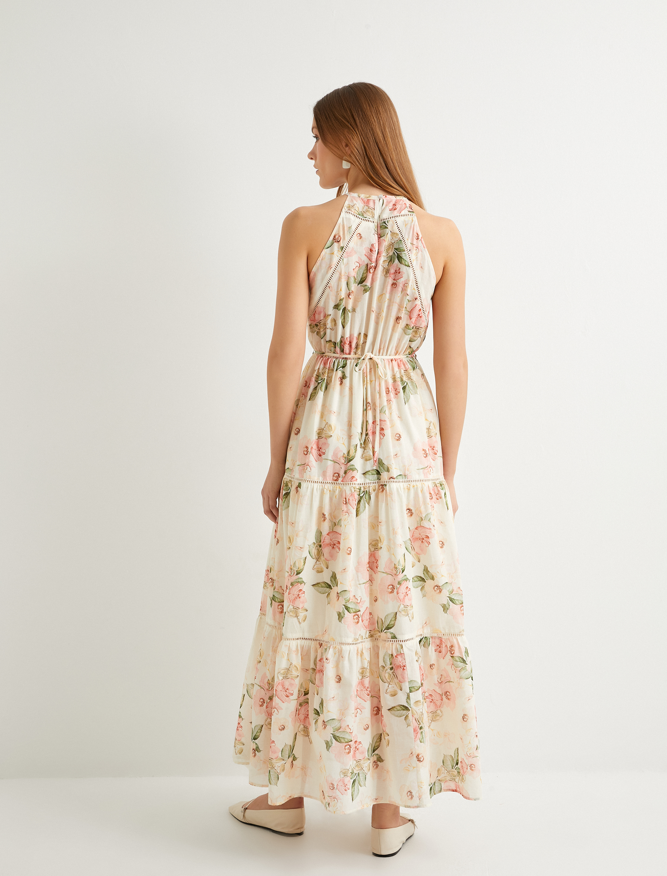   Çiçekli Uzun Elbise Halter Yaka Volanlı Pamuklu