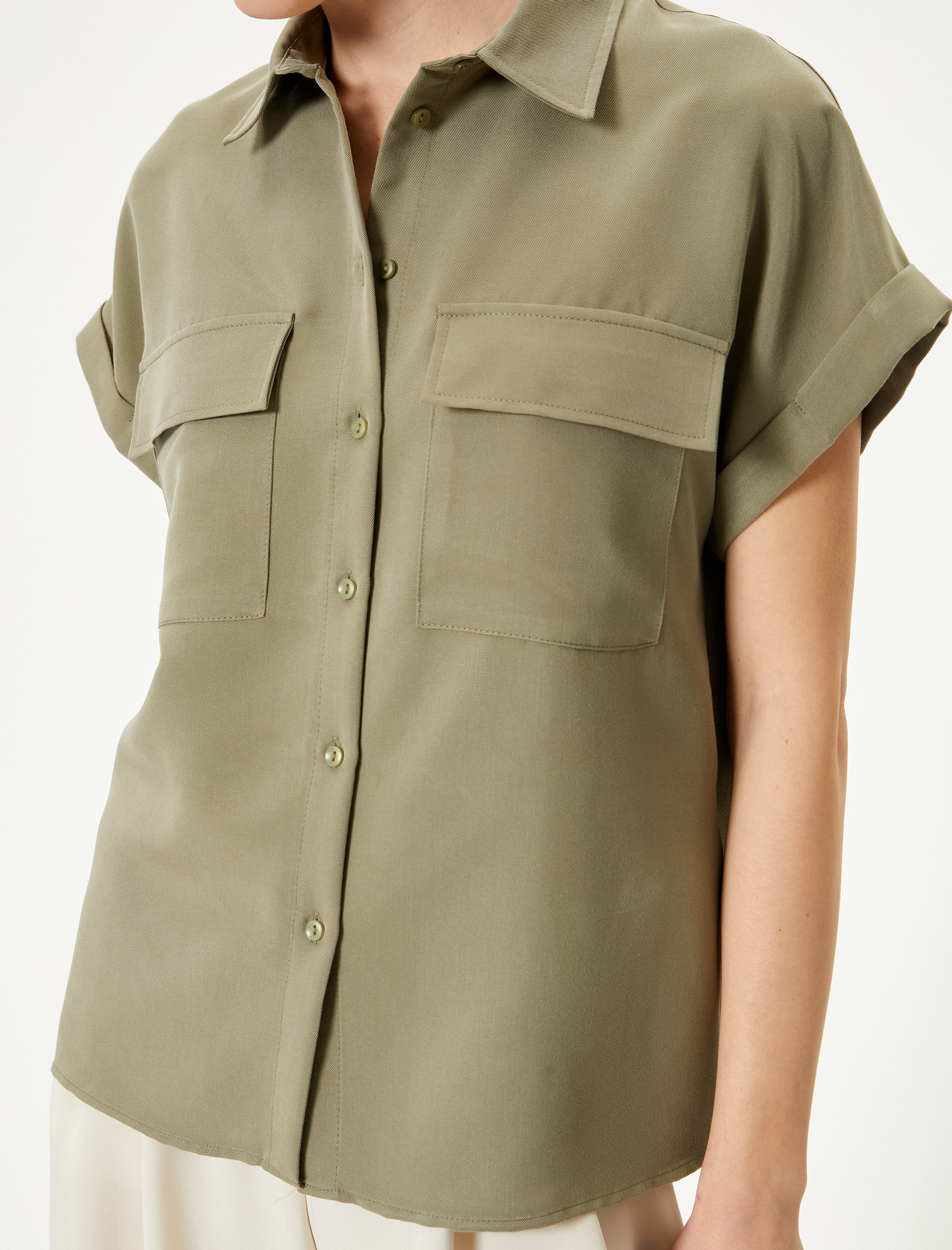   Kısa Kollu Gömlek Cepli Düğmeli Modal Karışımlı