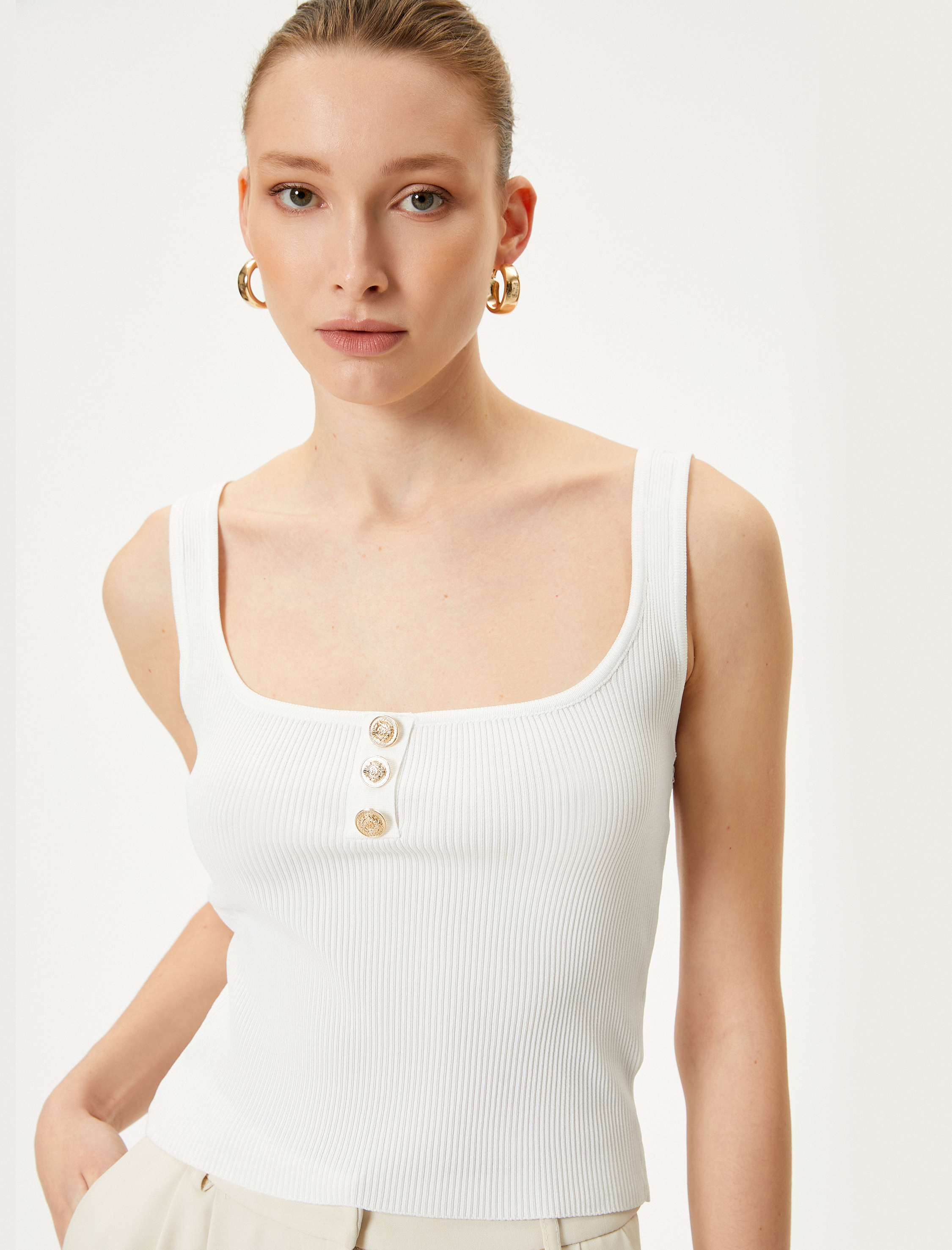   Fitilli Atlet Kare Yaka Askılı Düğmeli