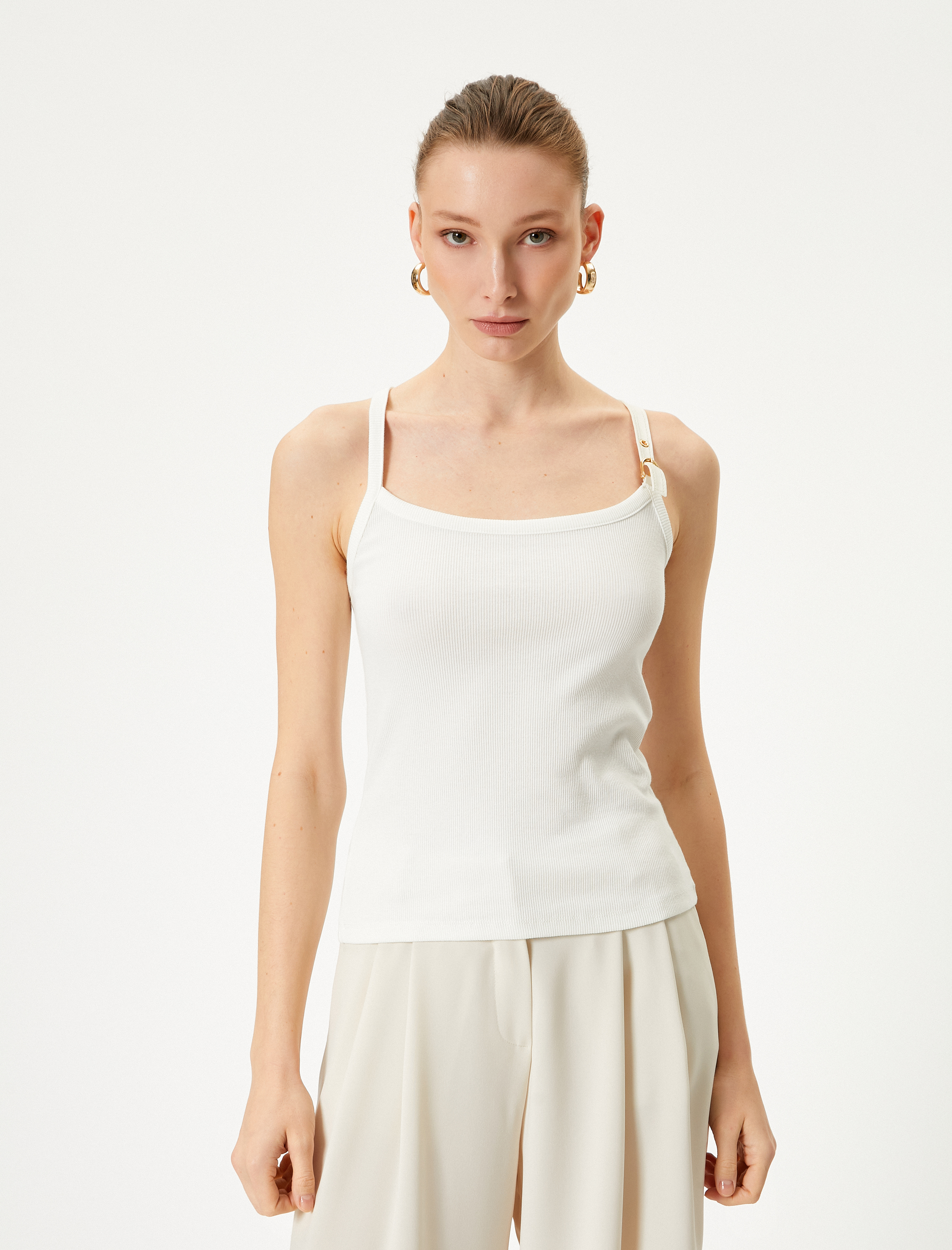   Fitilli Atlet Tokalı Askı Detaylı Pamuklu