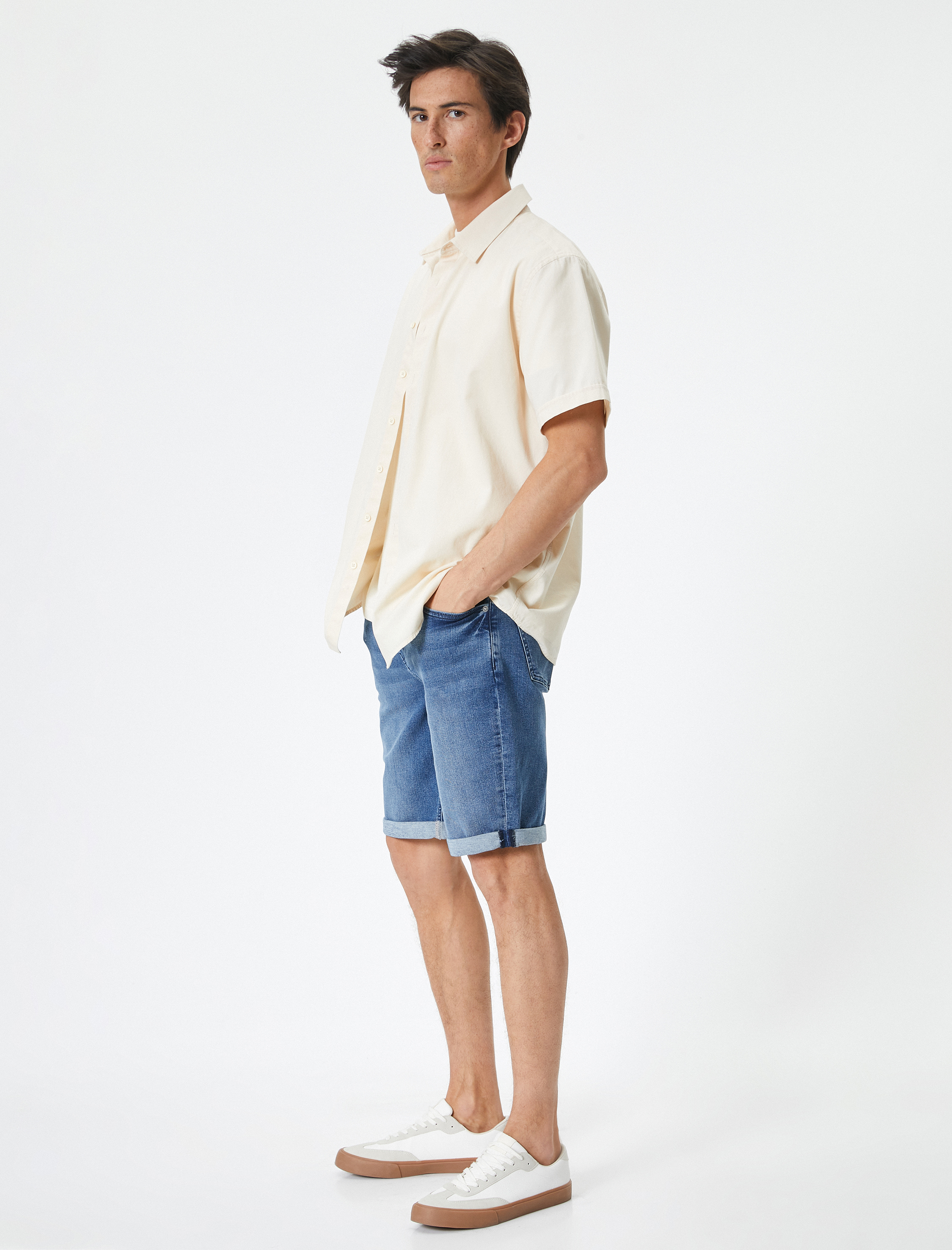   Kot Şort Düğmeli Cepli Katlı Paça Detaylı