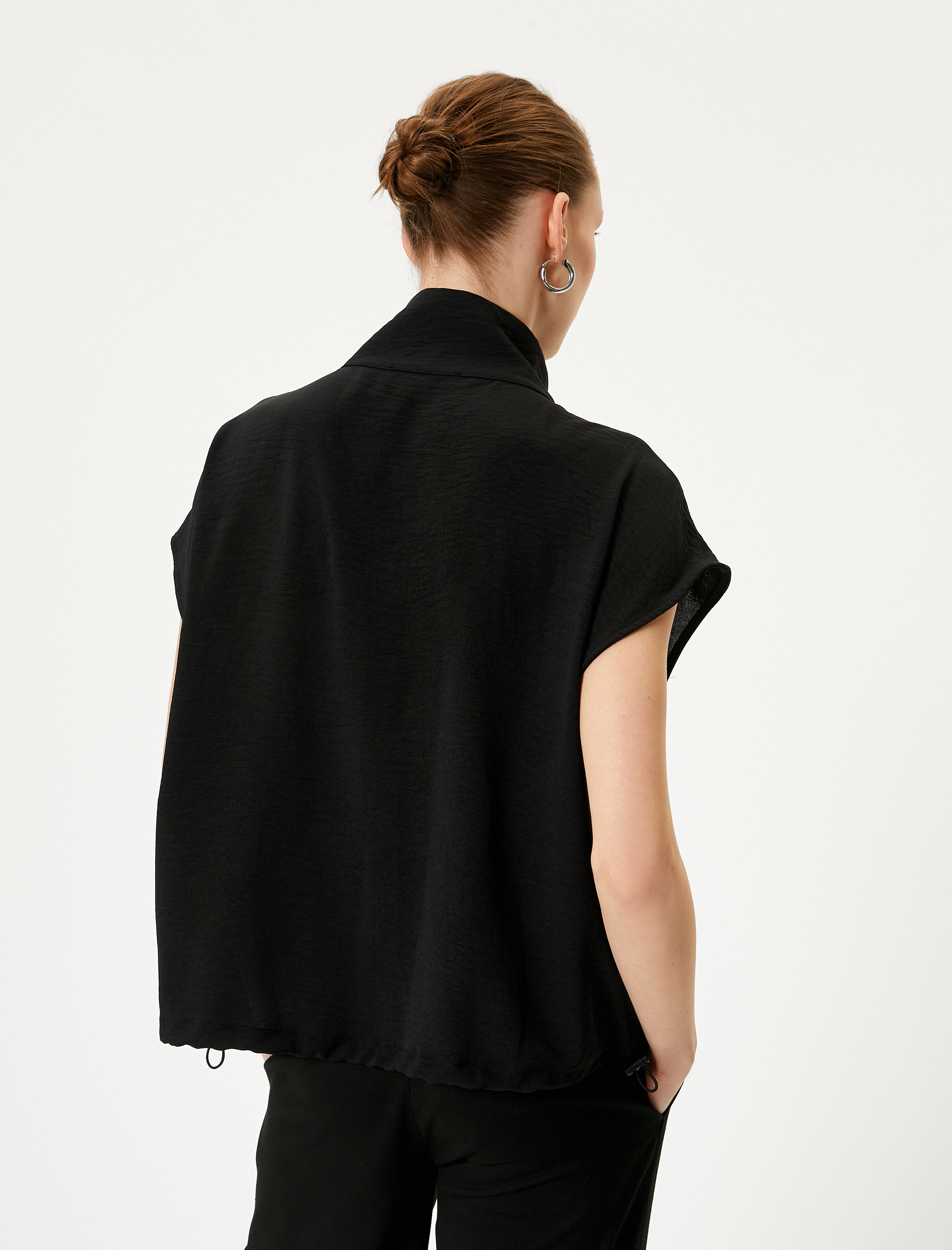   Kısa Kollu Bluz Dik Yaka Cepli Çıtçıt Düğmeli