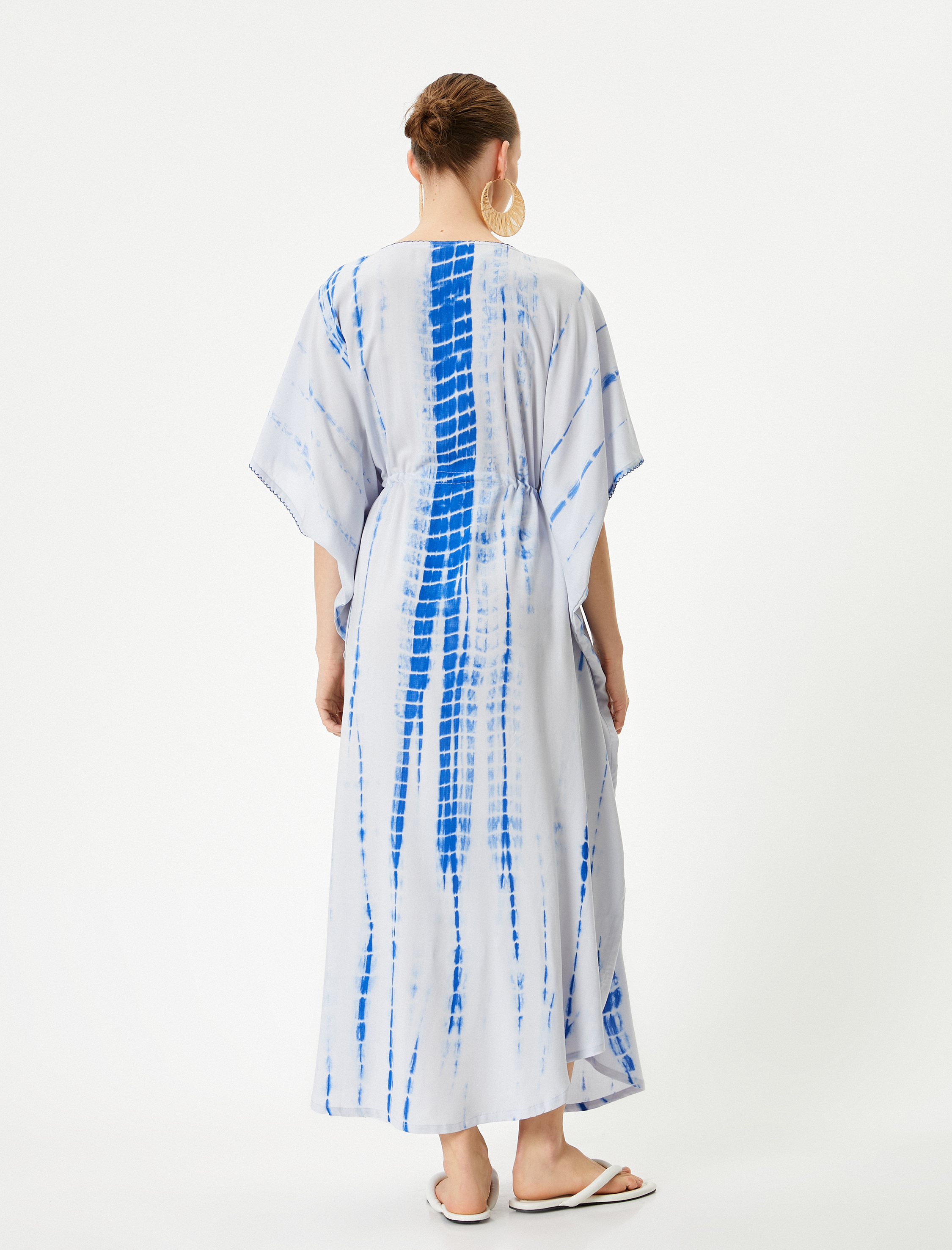   Plaj Elbisesi Uzun Viskon V Yaka Yarasa Kol Püskül Bağlama Detaylı